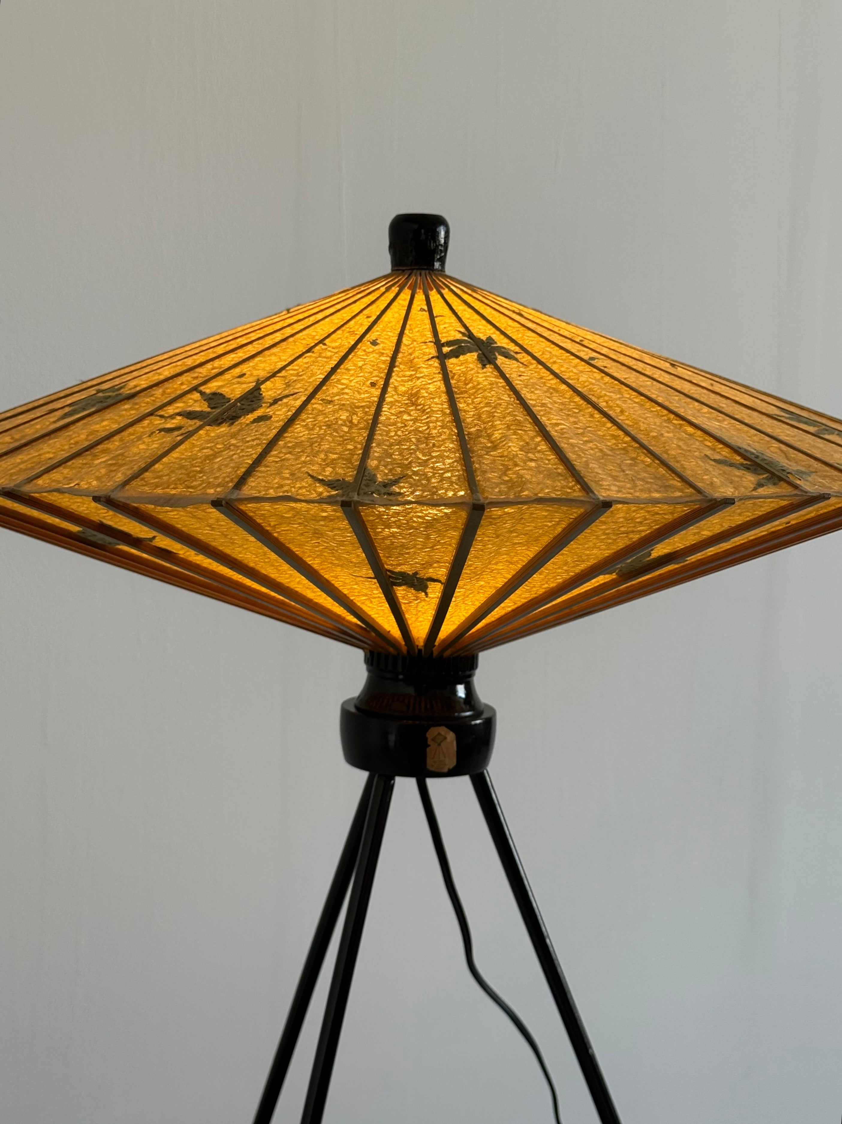 Japanese_vintage_Kasa_table_lamp