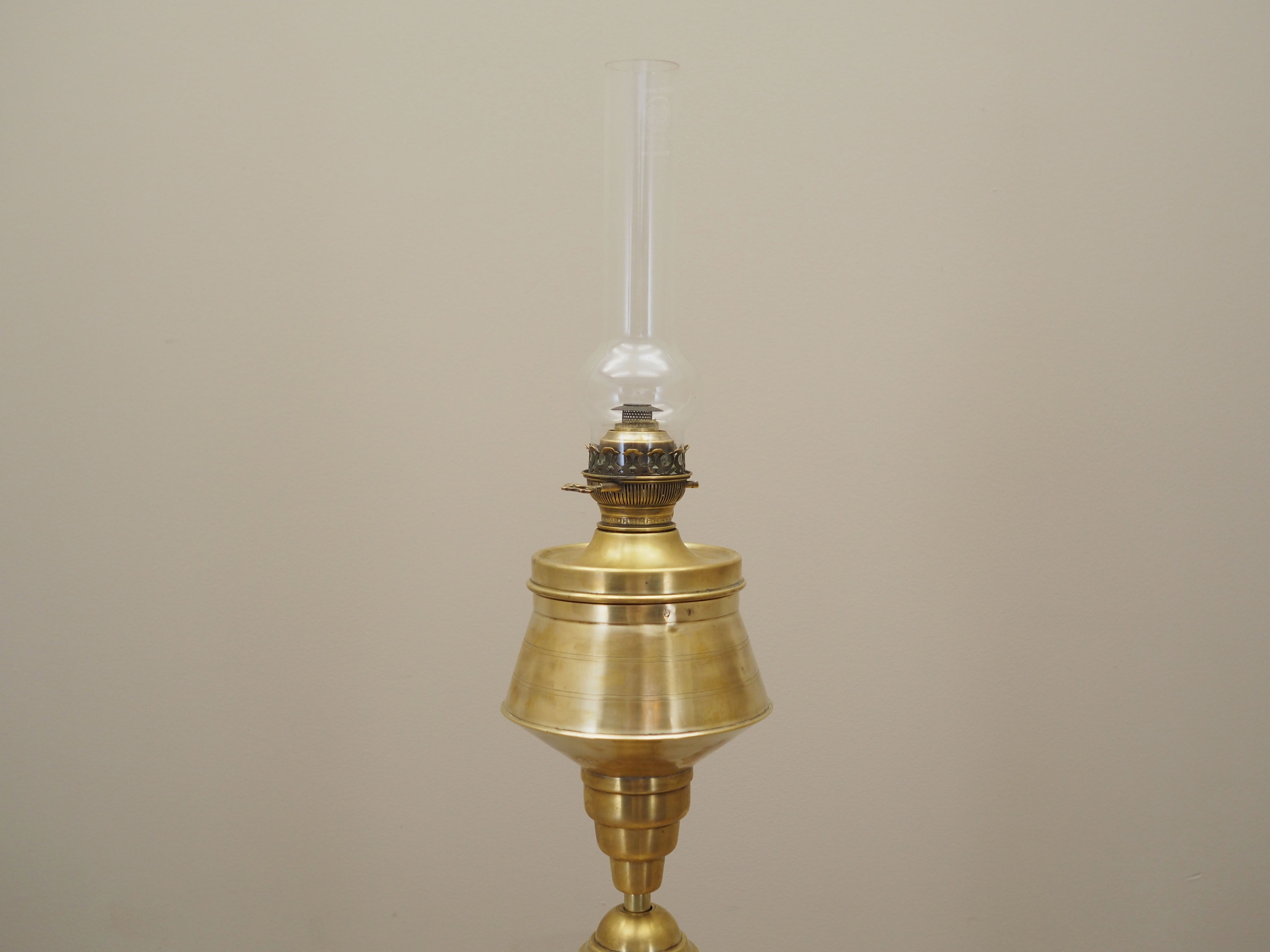 Kerosene_lamp_German_design_1920s_manufacturer_Ehrich_Graetz