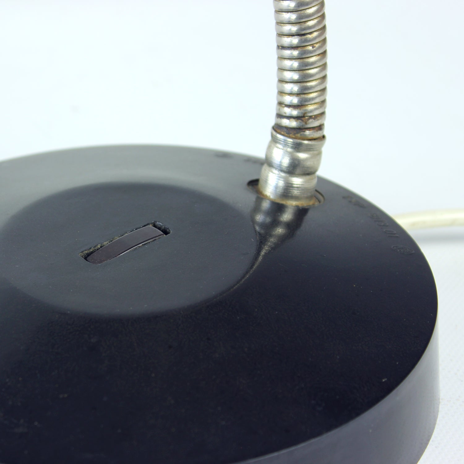 Large_Table_Lamp_In_Bakelite_Elektrosvit_Czechoslovakia_1950s