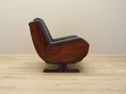 Leather_armchair_Italian_design_1970s_production_Italy