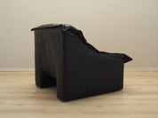 Leather_armchair_Italian_design_from_1960s_production_Italy