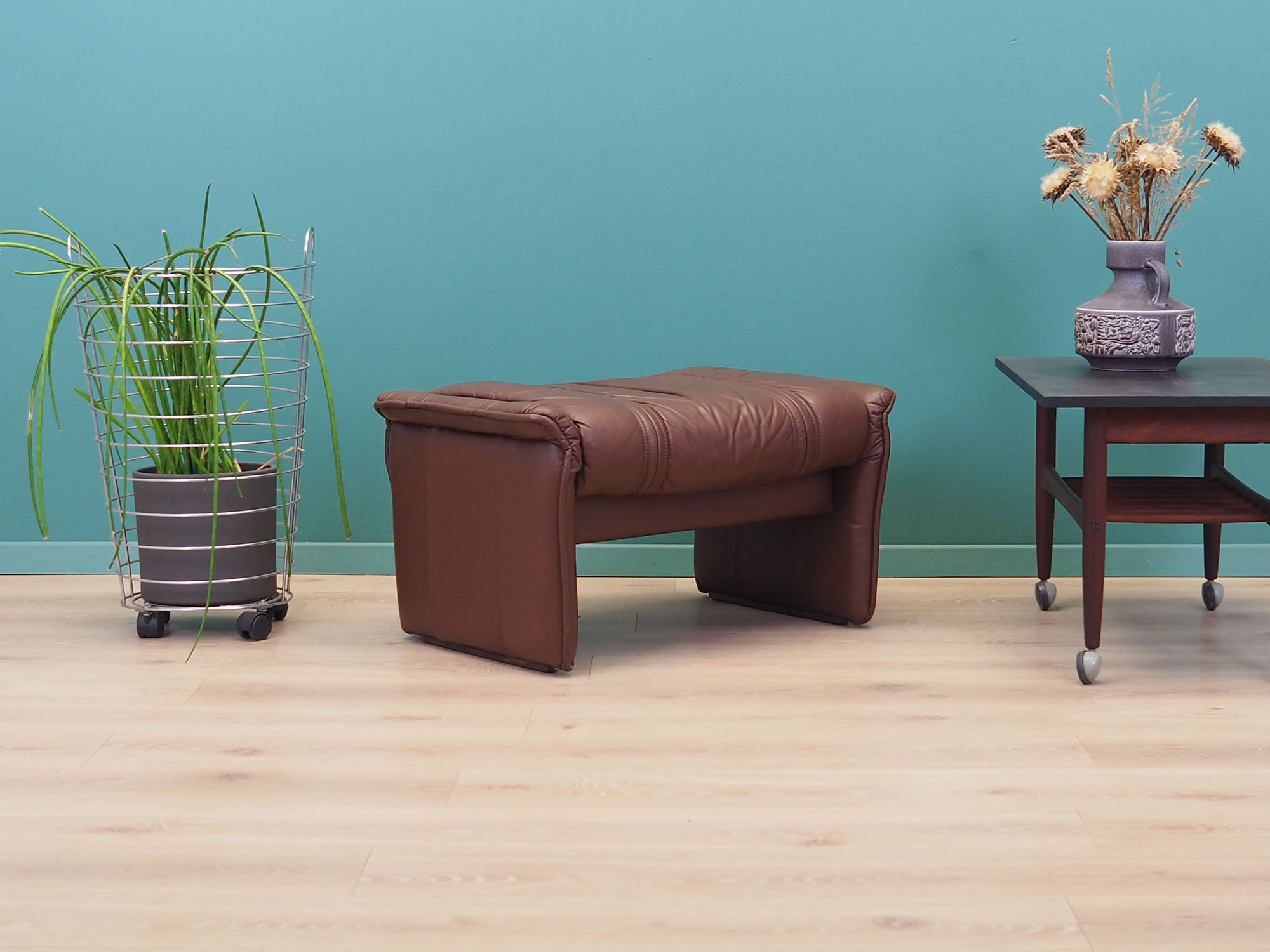 Leather_puff_Danish_design_1970s_production_Denmark