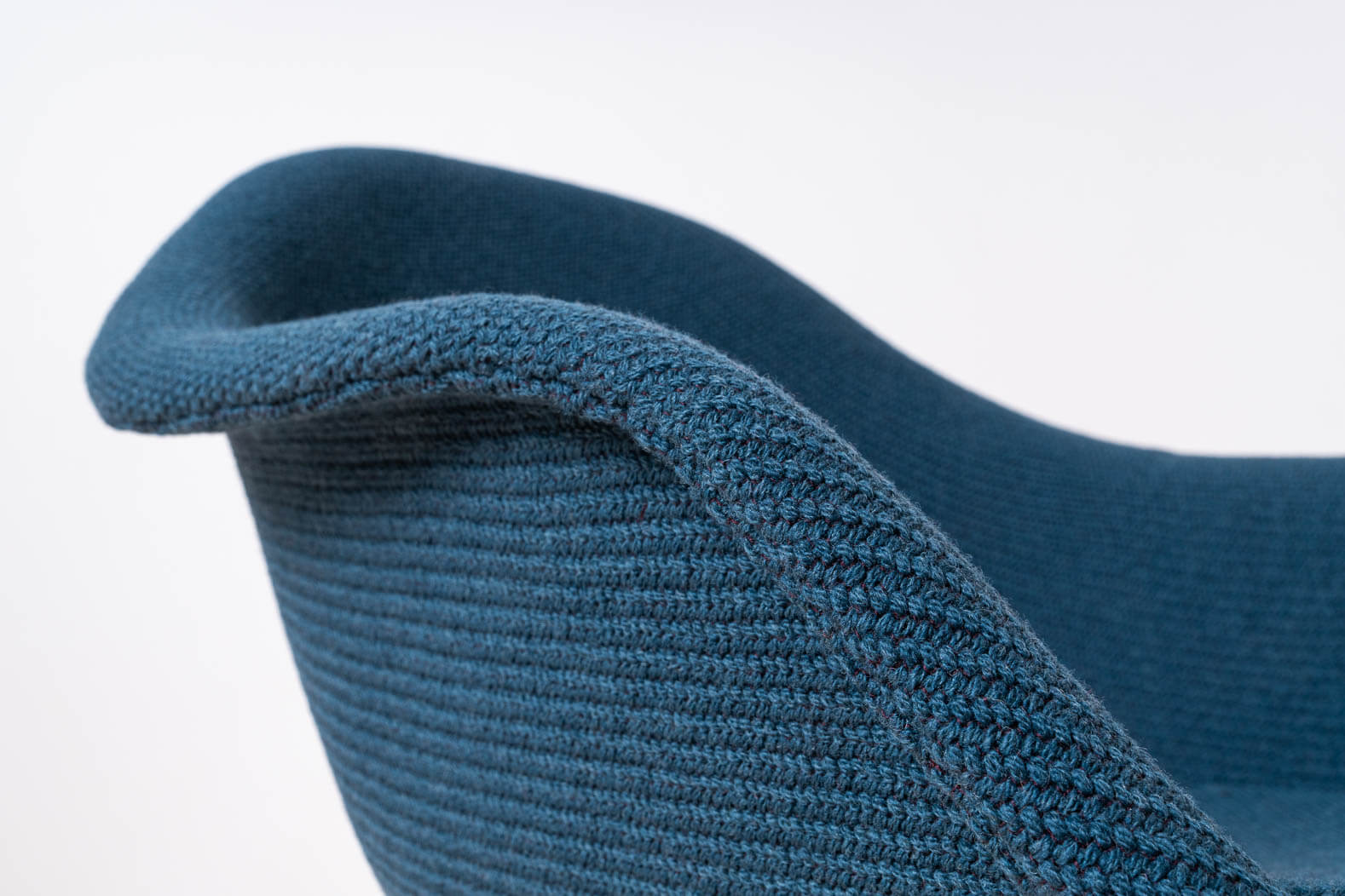 Lounge_Chair_designed_by_Miroslav_Navr_til_1950s_Czech_Republic