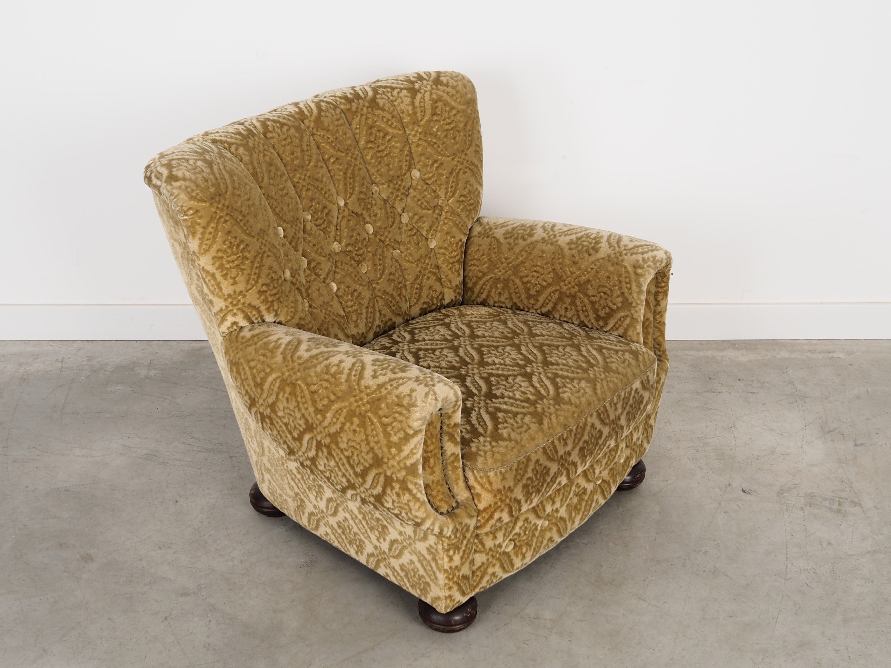 Lounge_armchair_Danish_design_1960s_production_Denmark