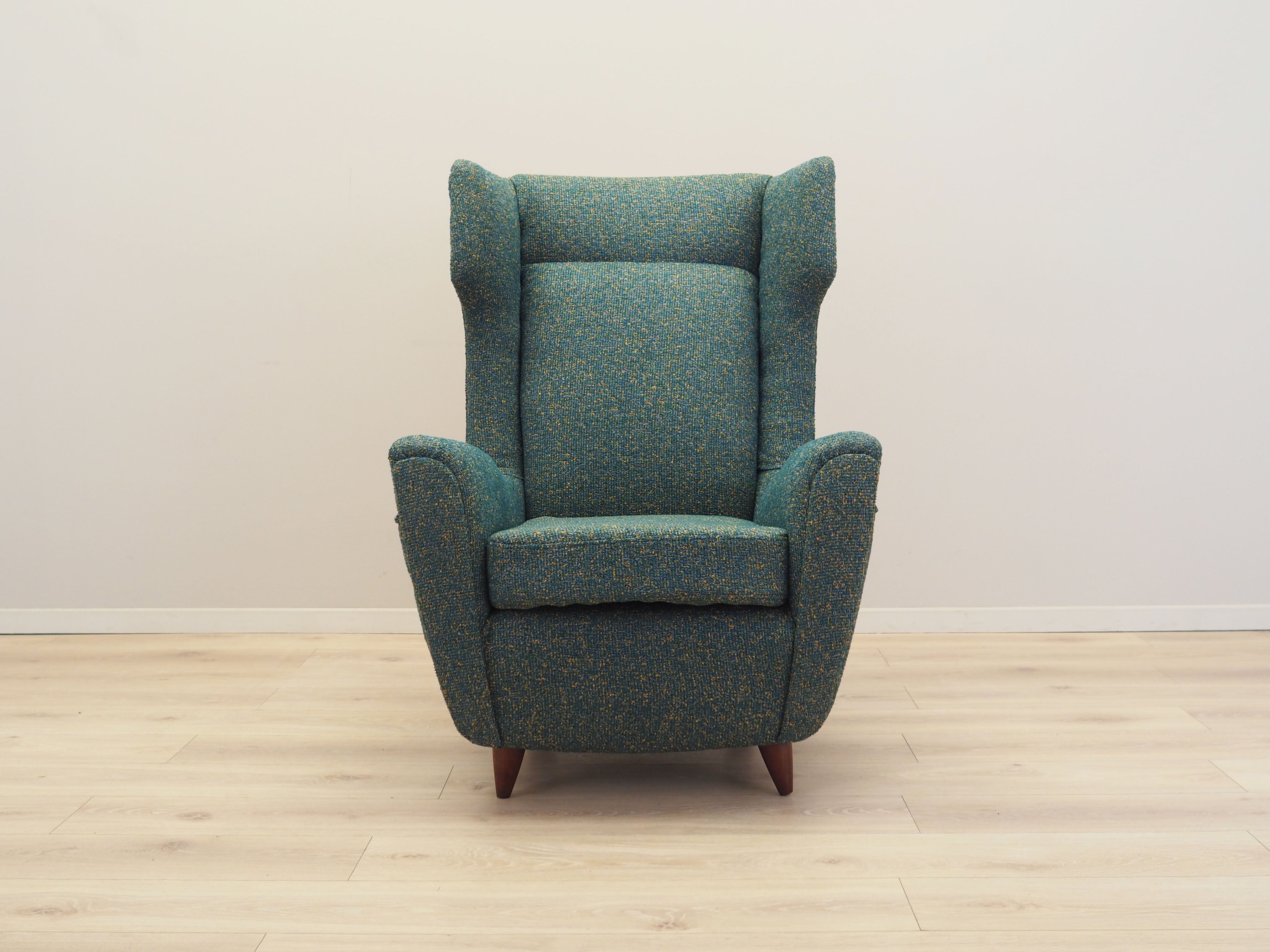 Lounge_armchair_in_Italian_design_1970s_production_Italy