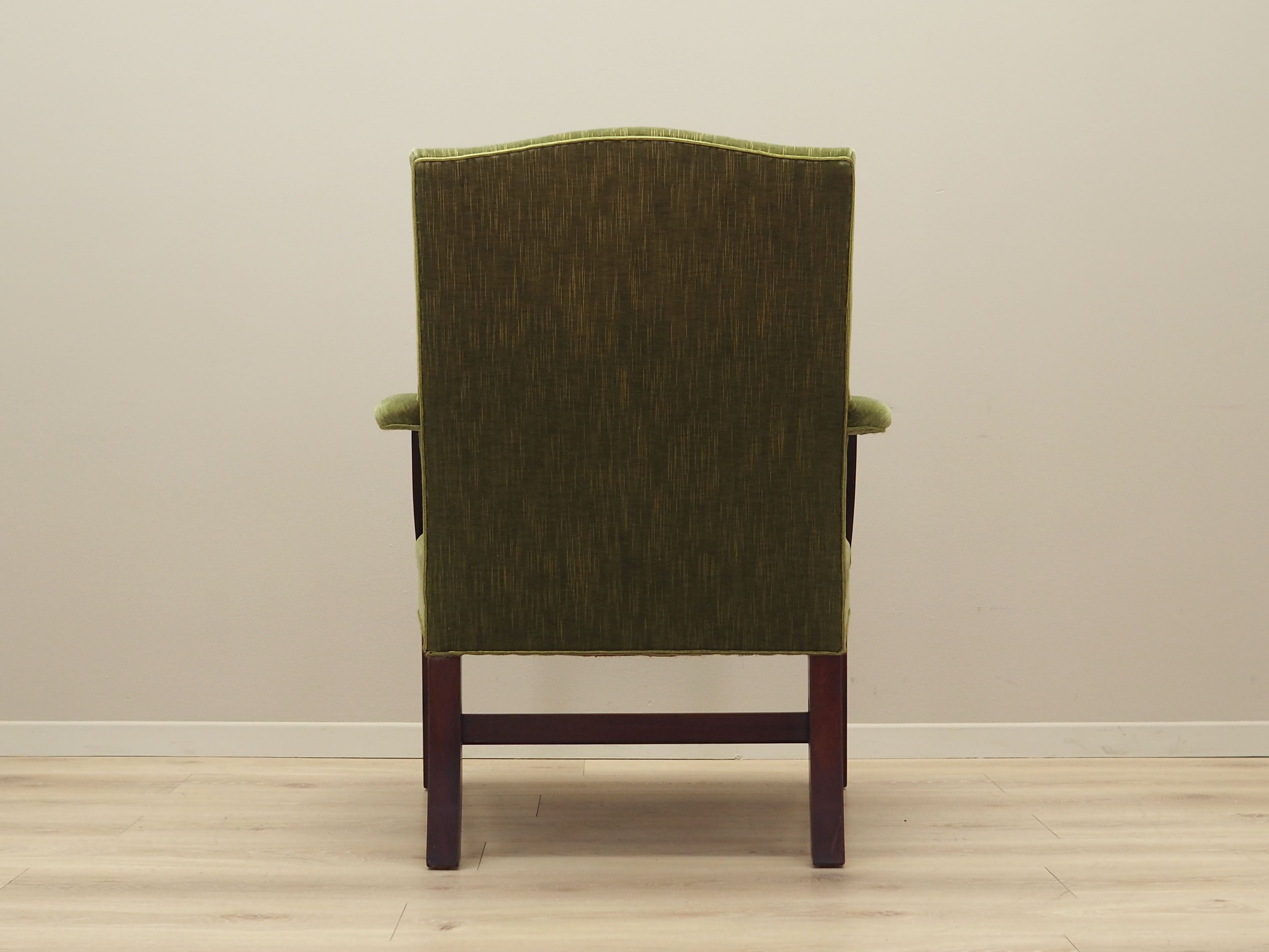 Mahogany_armchair_Danish_design_1970s_production_Denmark