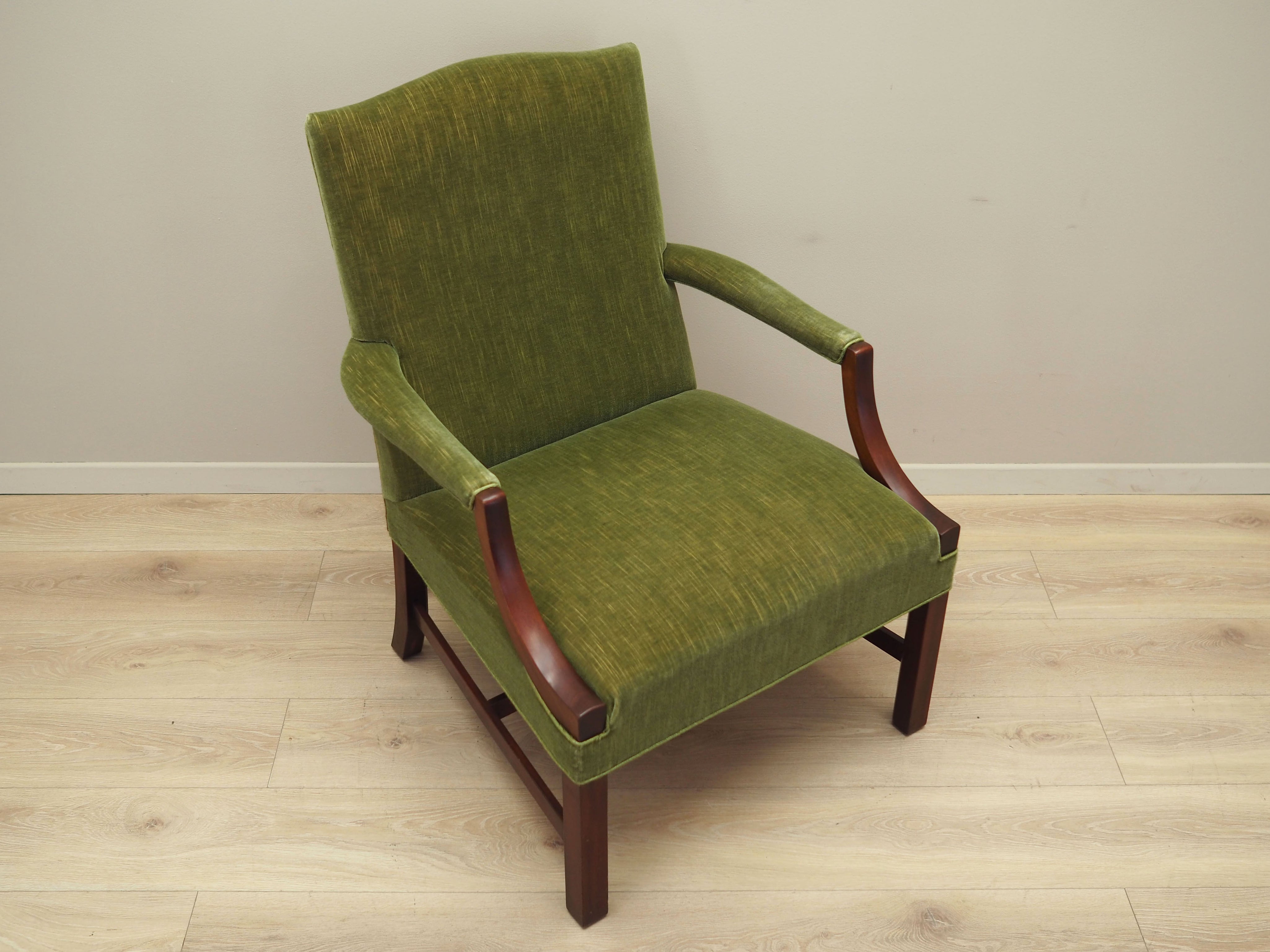 Mahogany_armchair_Danish_design_1970s_production_Denmark