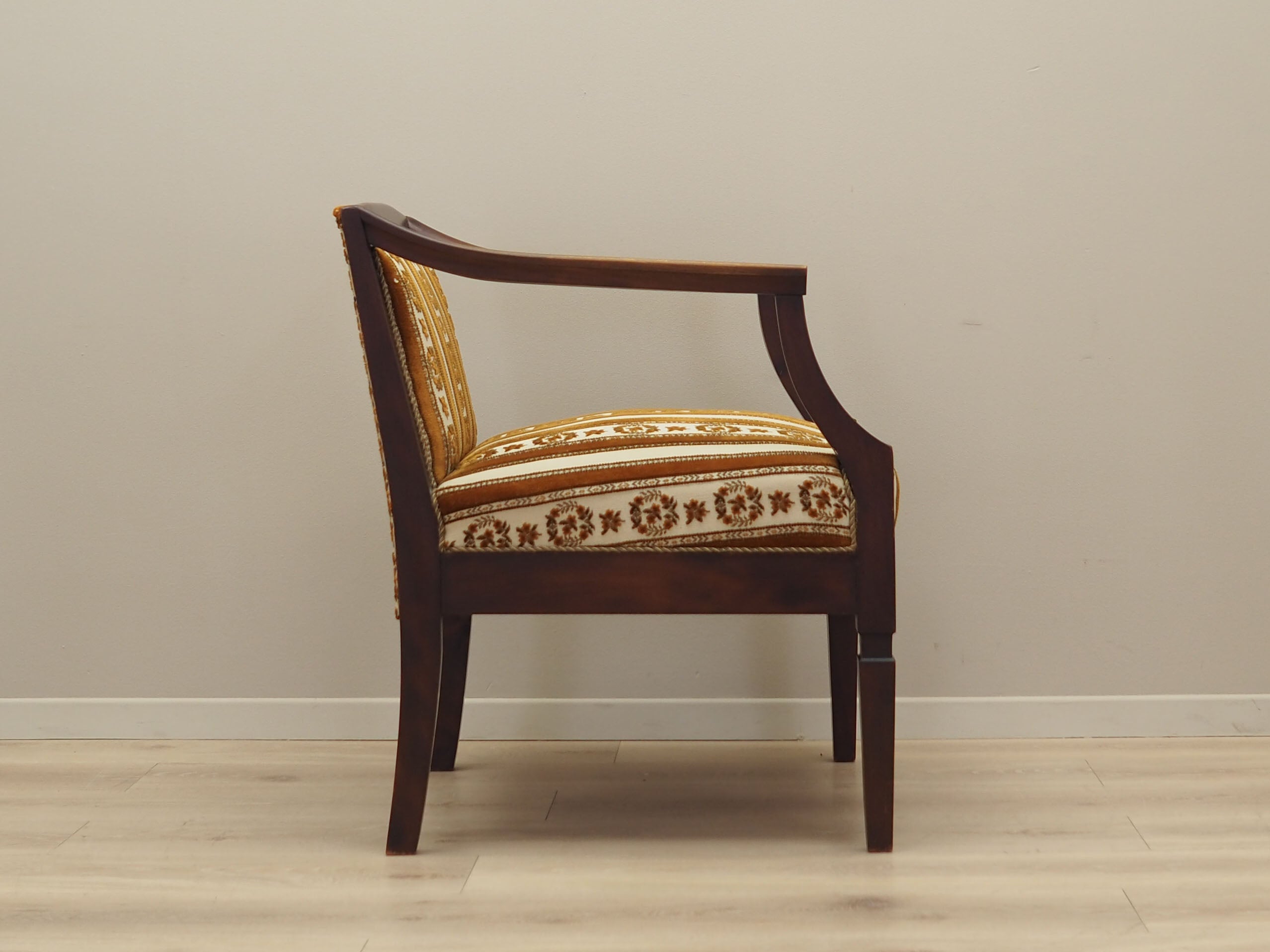 Mahogany_armchair_in_Danish_design_1970s_production_Denmark