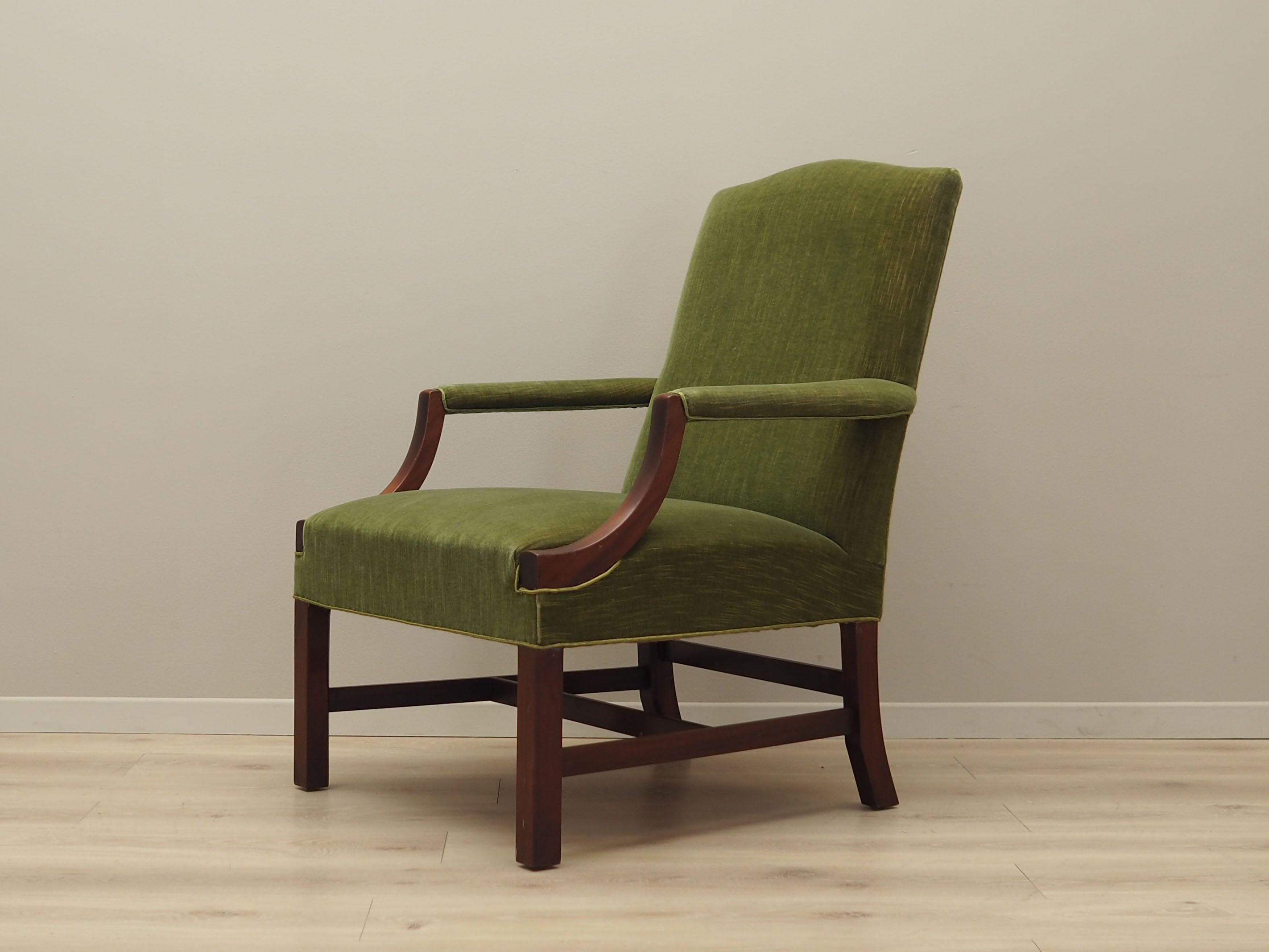 Mahogany_armchair_in_Danish_design_from_1970s_production_Denmark