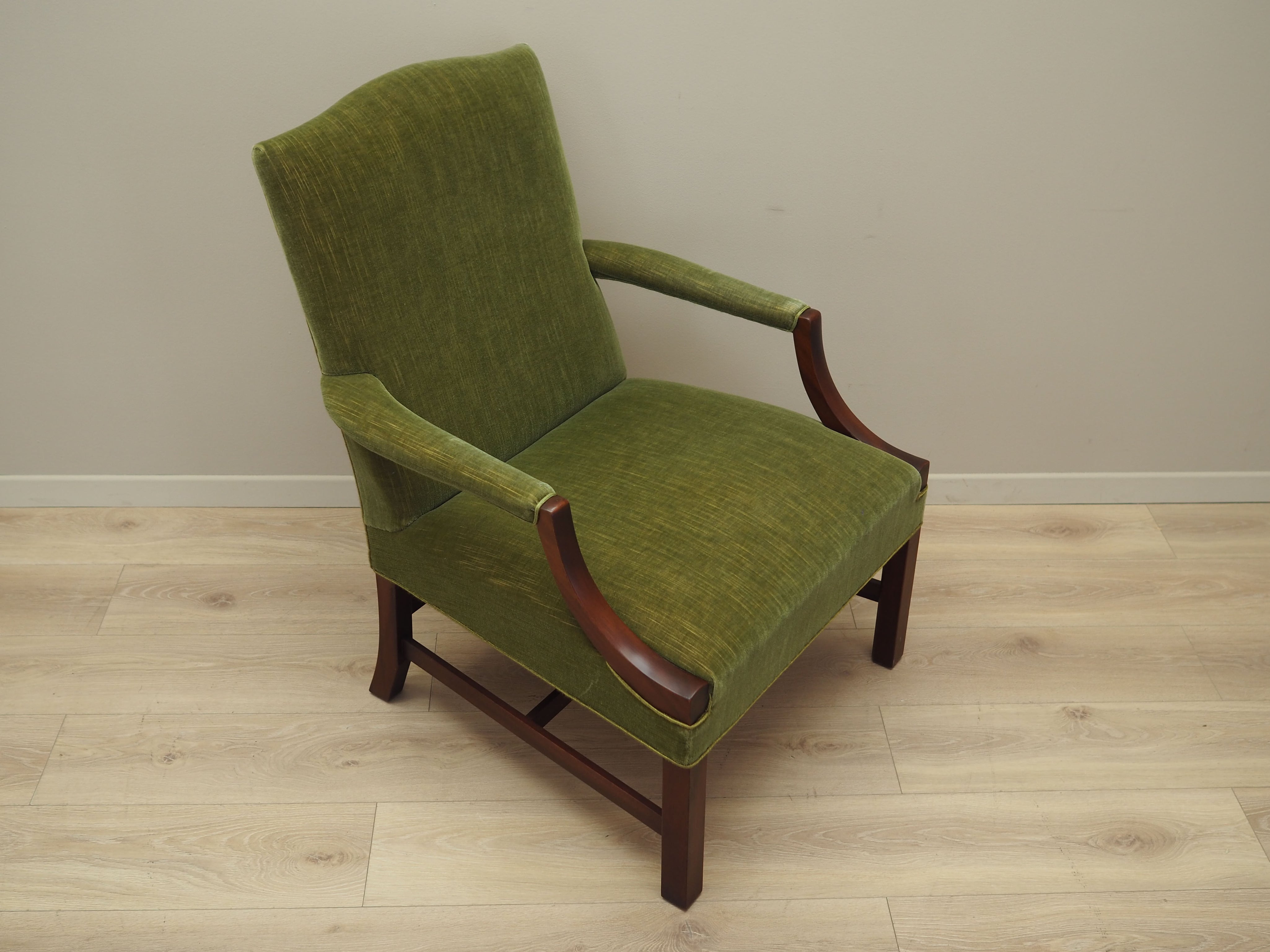 Mahogany_armchair_in_Danish_design_from_1970s_production_Denmark