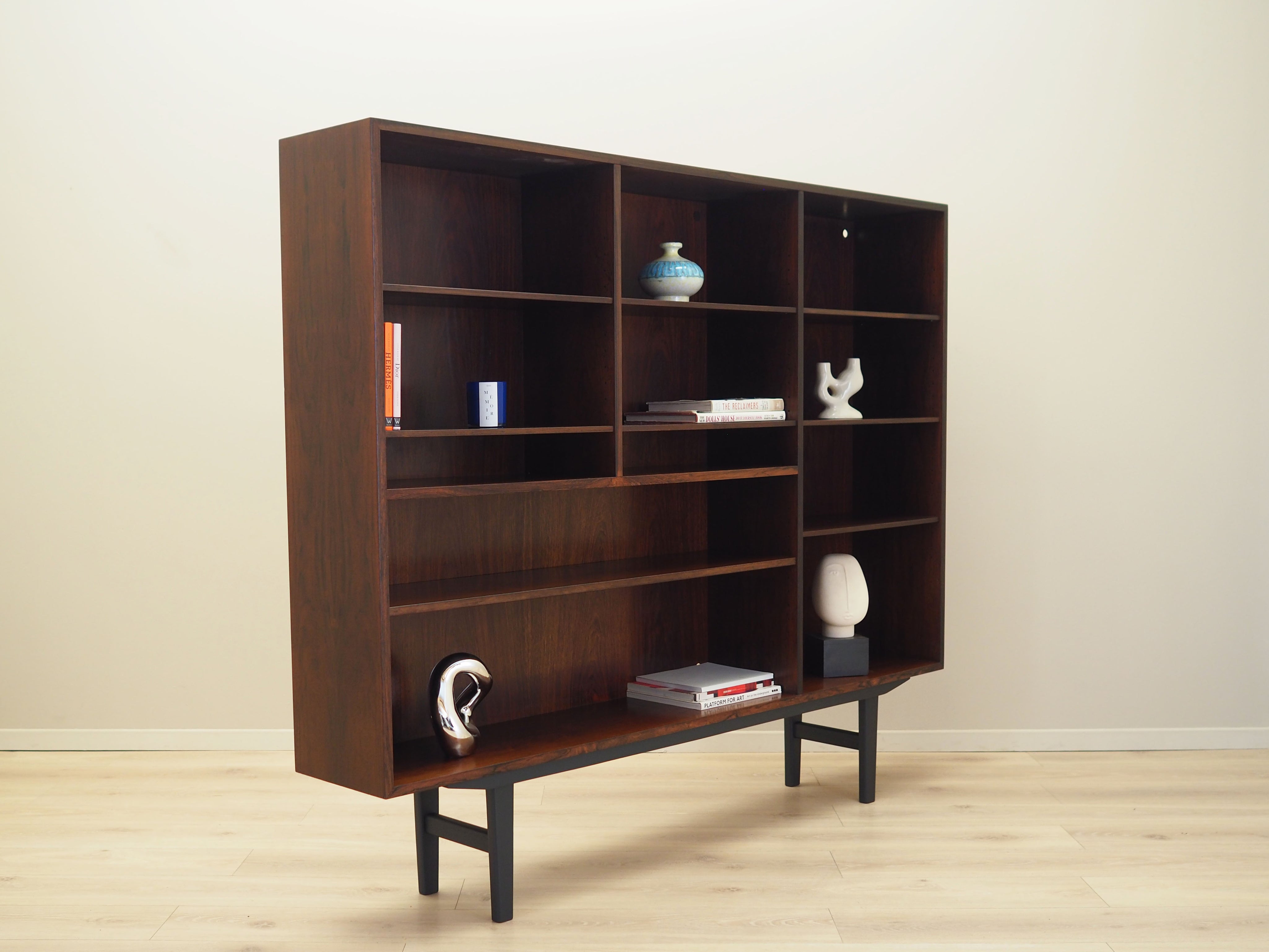 Mahogany_bookcase_Danish_design_1970s_manufacturer_Omann_Jun