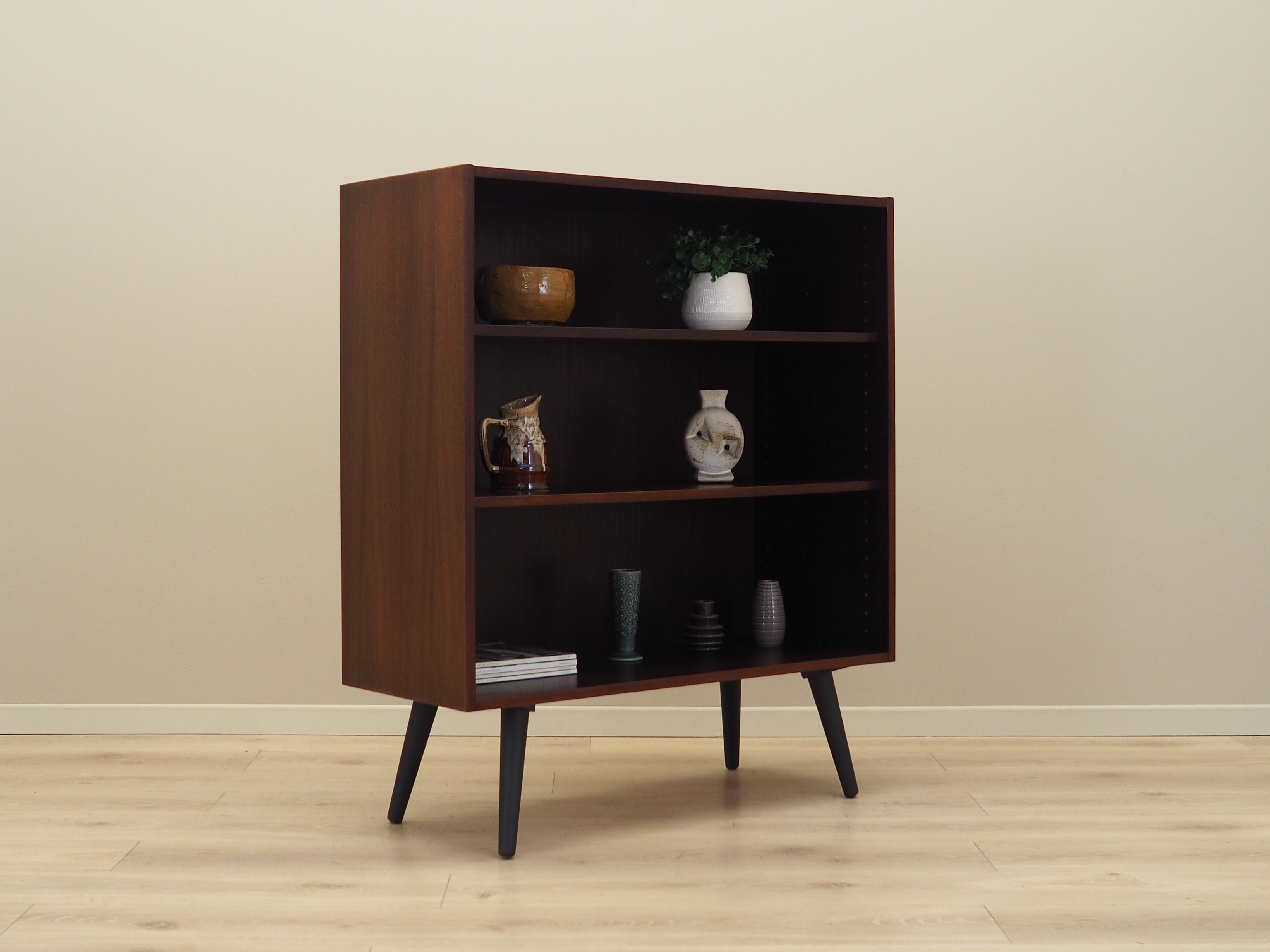 Mahogany_bookcase_Danish_design_1970s_production_Denmark