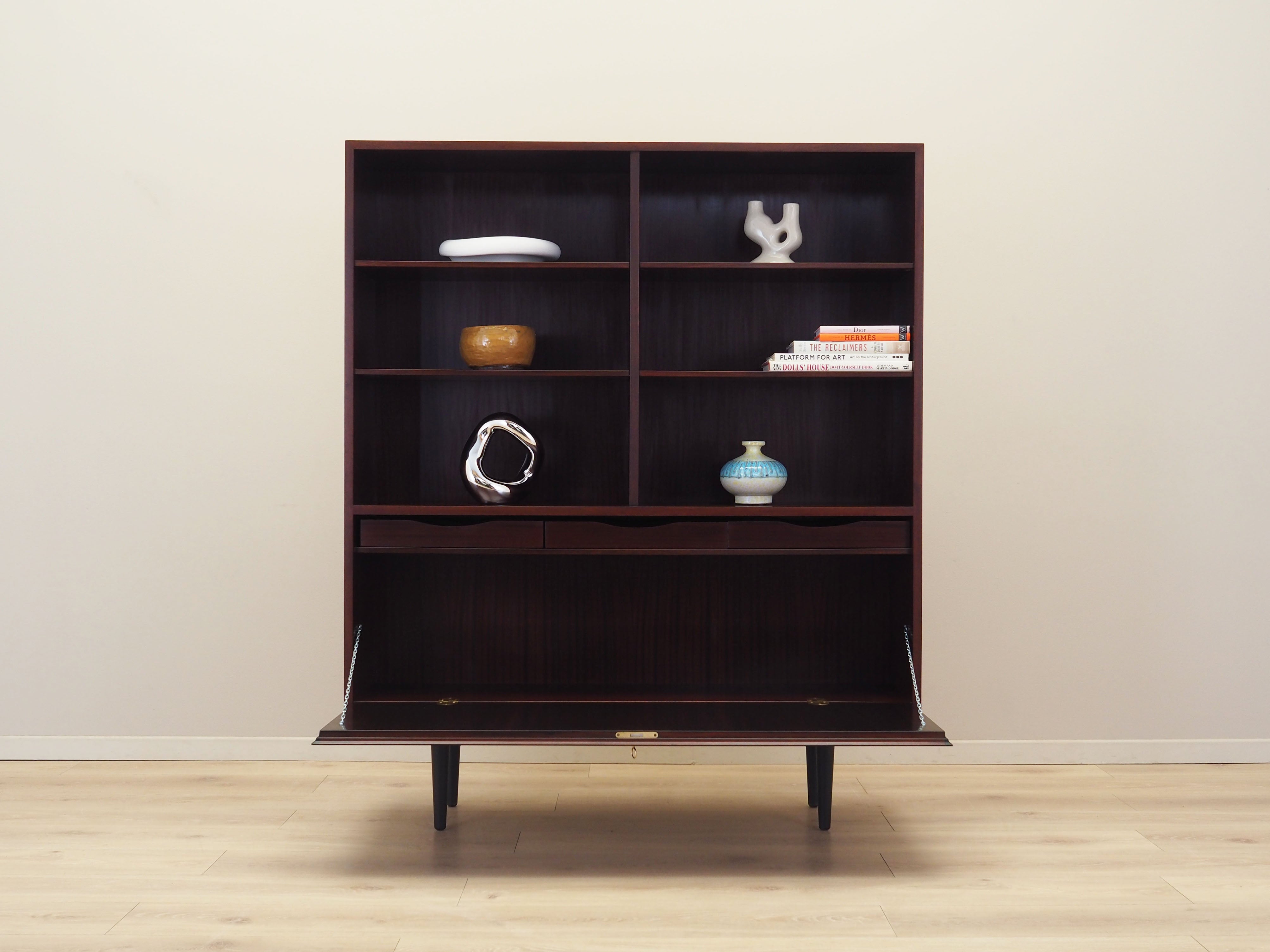 Mahogany_bookcase_in_Danish_design_from_1970s_by_Omann_Jun