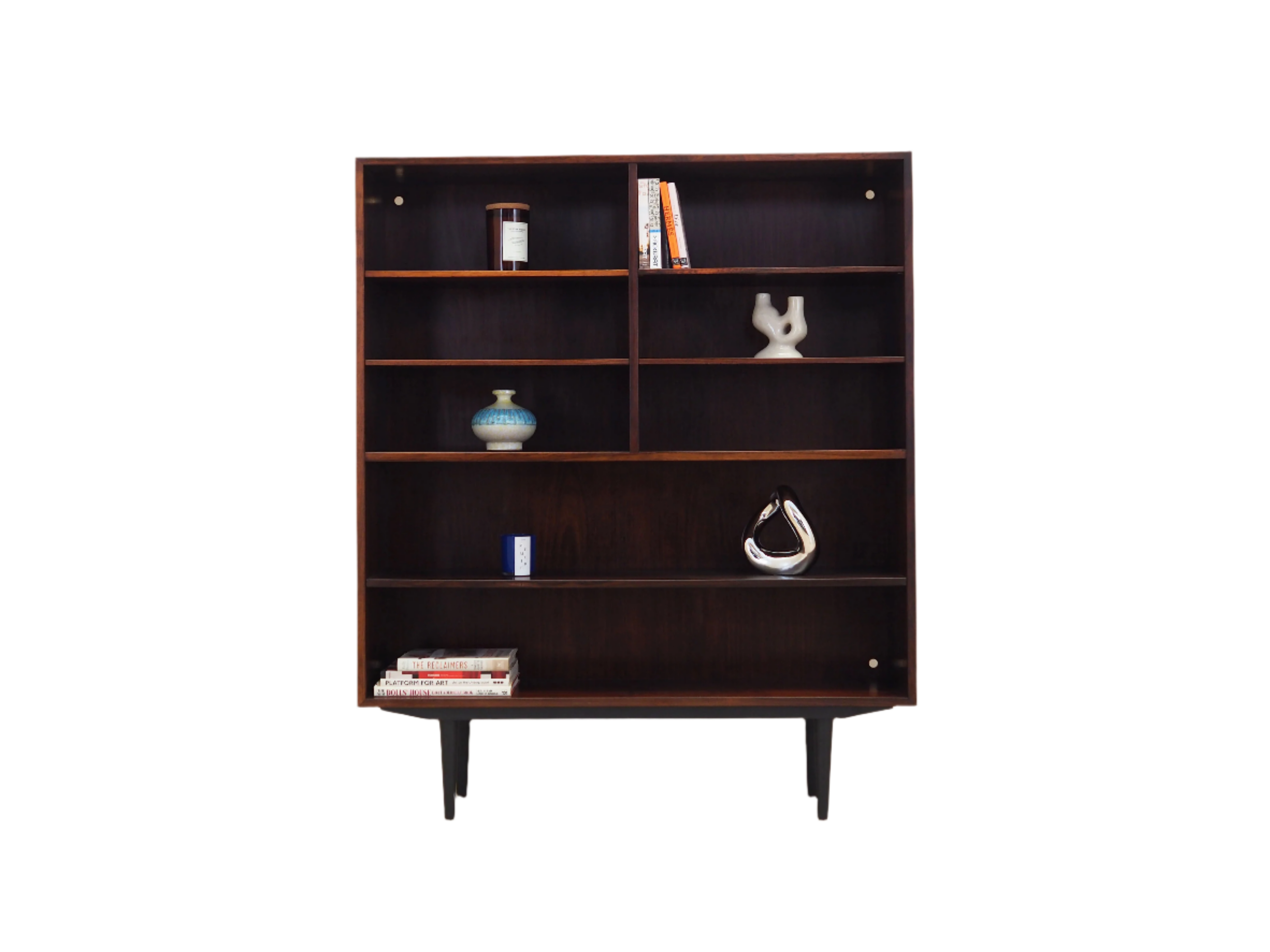 Mahogany_bookcase_in_Danish_design_from_1970s_manufacturer_Omann_Jun
