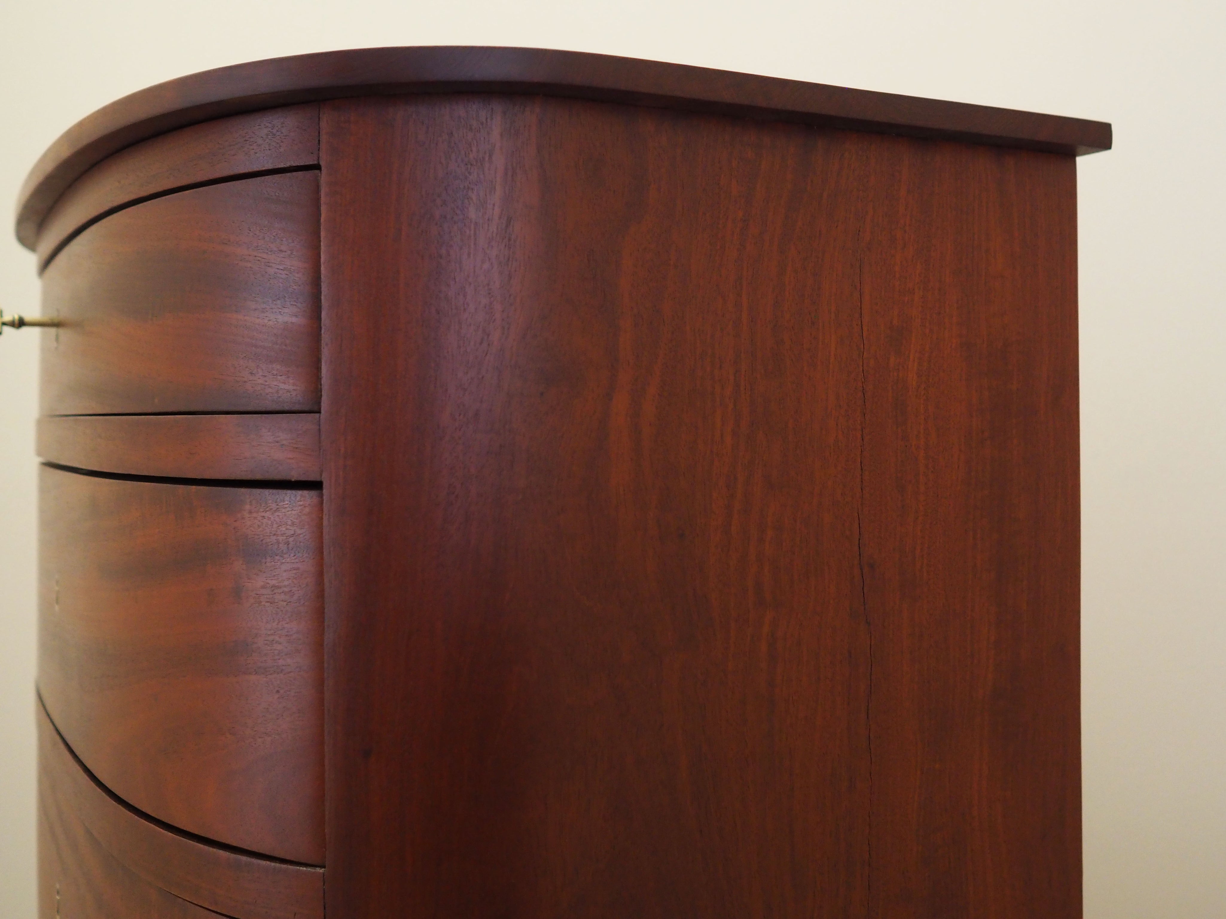 Mahogany_chest_of_drawers_Danish_design_1960s_production_Denmark