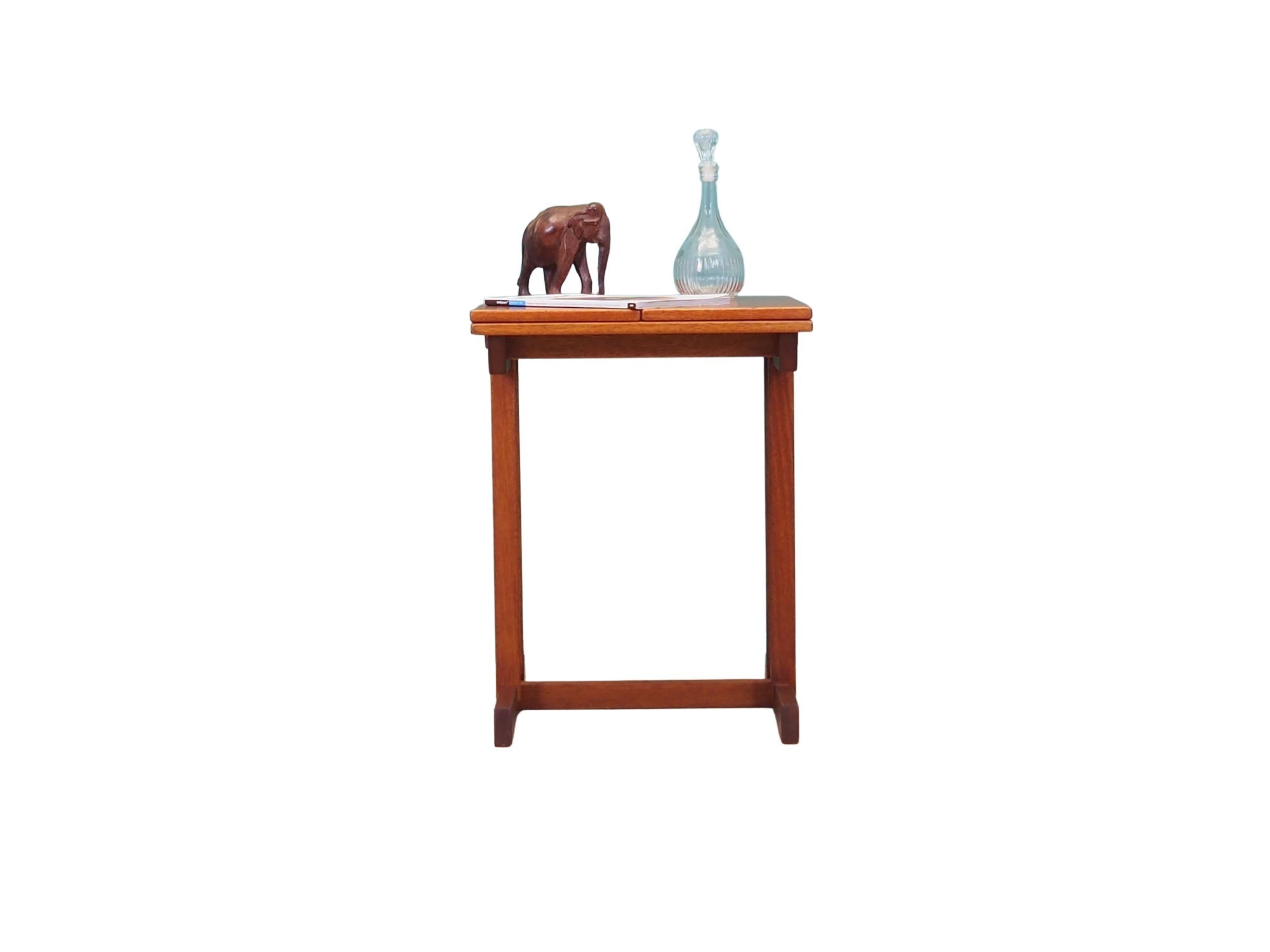 Mahogany_coffee_table_Danish_design_1970s_production_Denmark