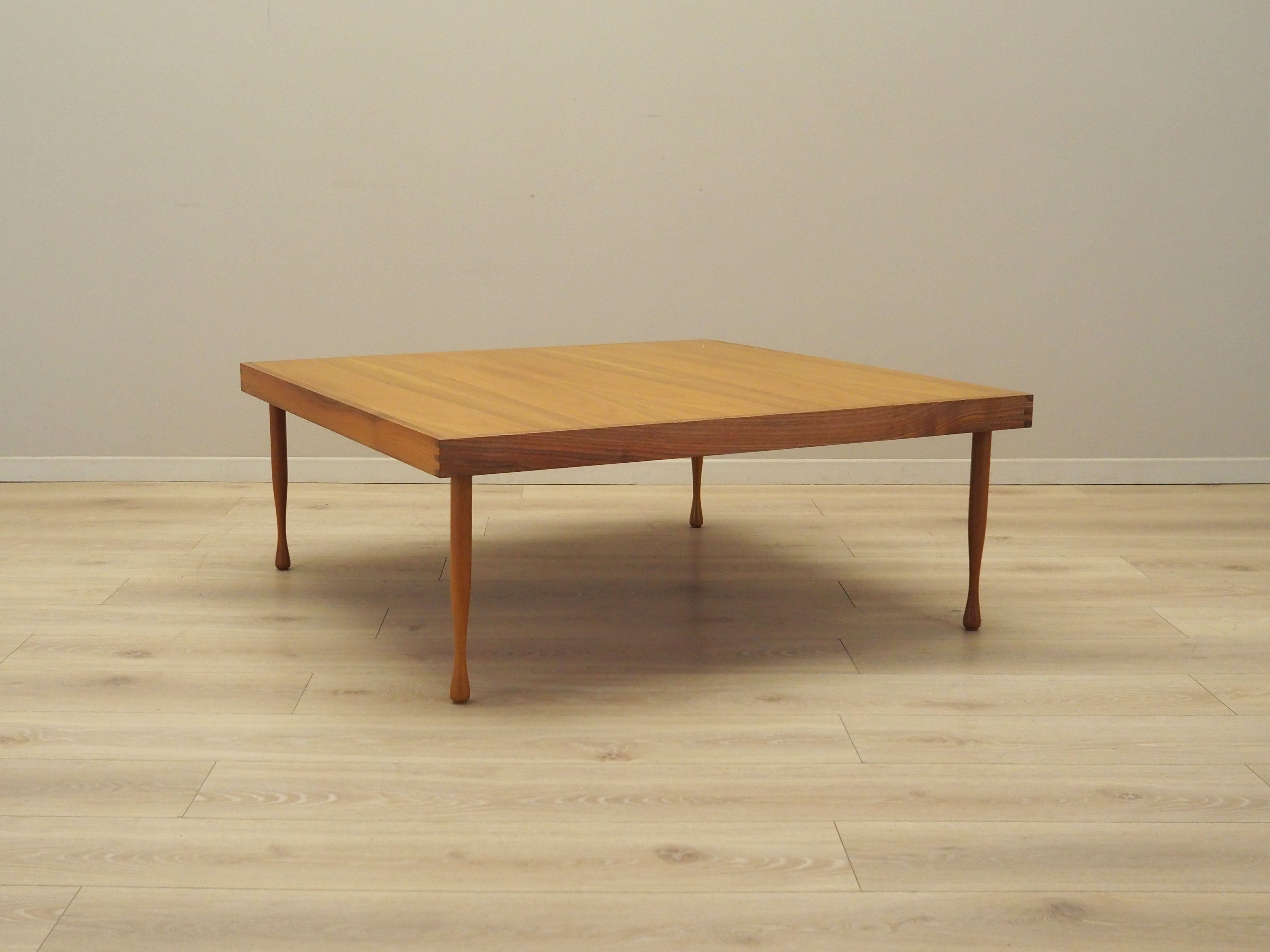 Mahogany_coffee_table_Italian_design_1970s_production_Italy