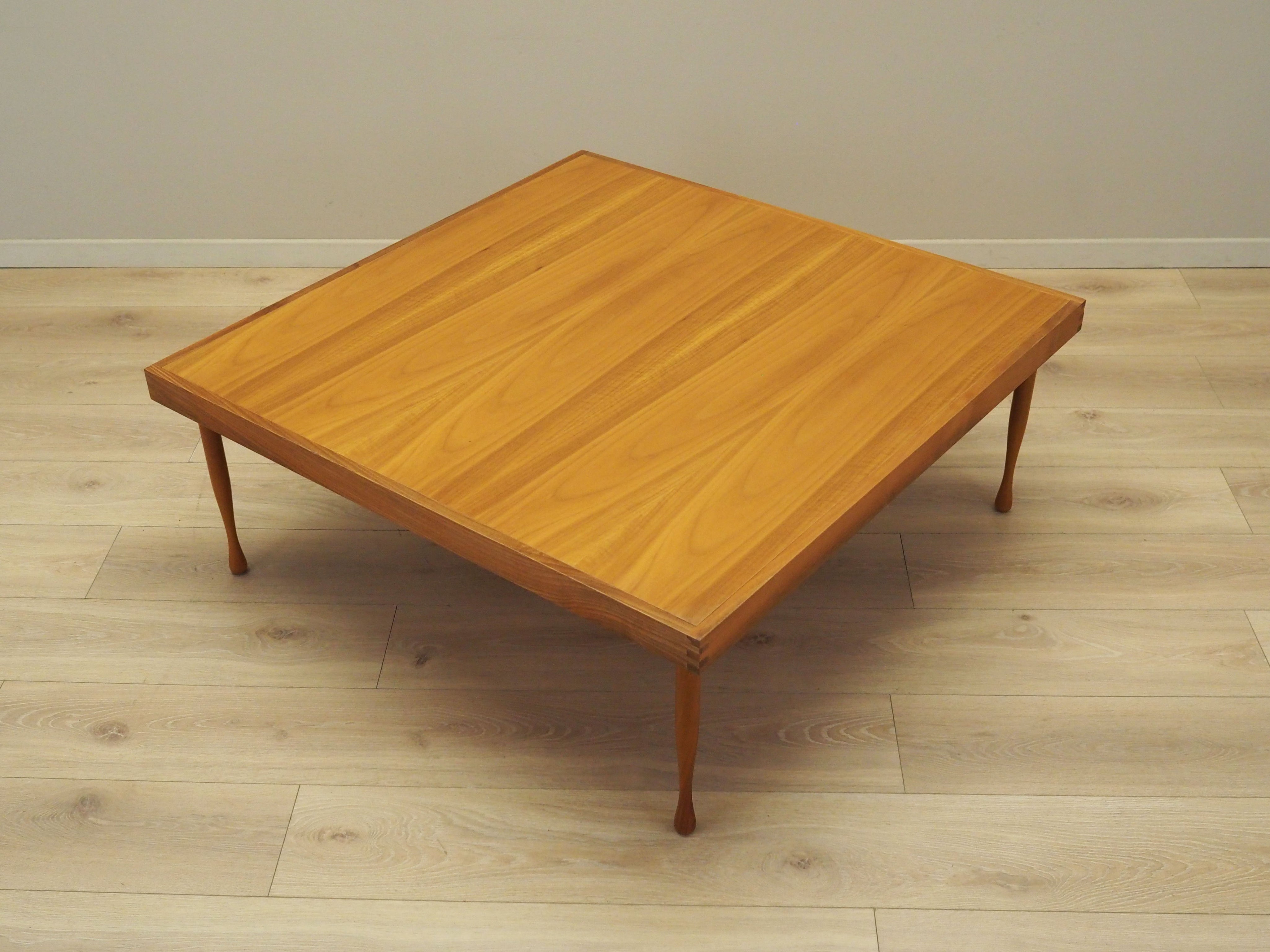 Mahogany_coffee_table_Italian_design_1970s_production_Italy