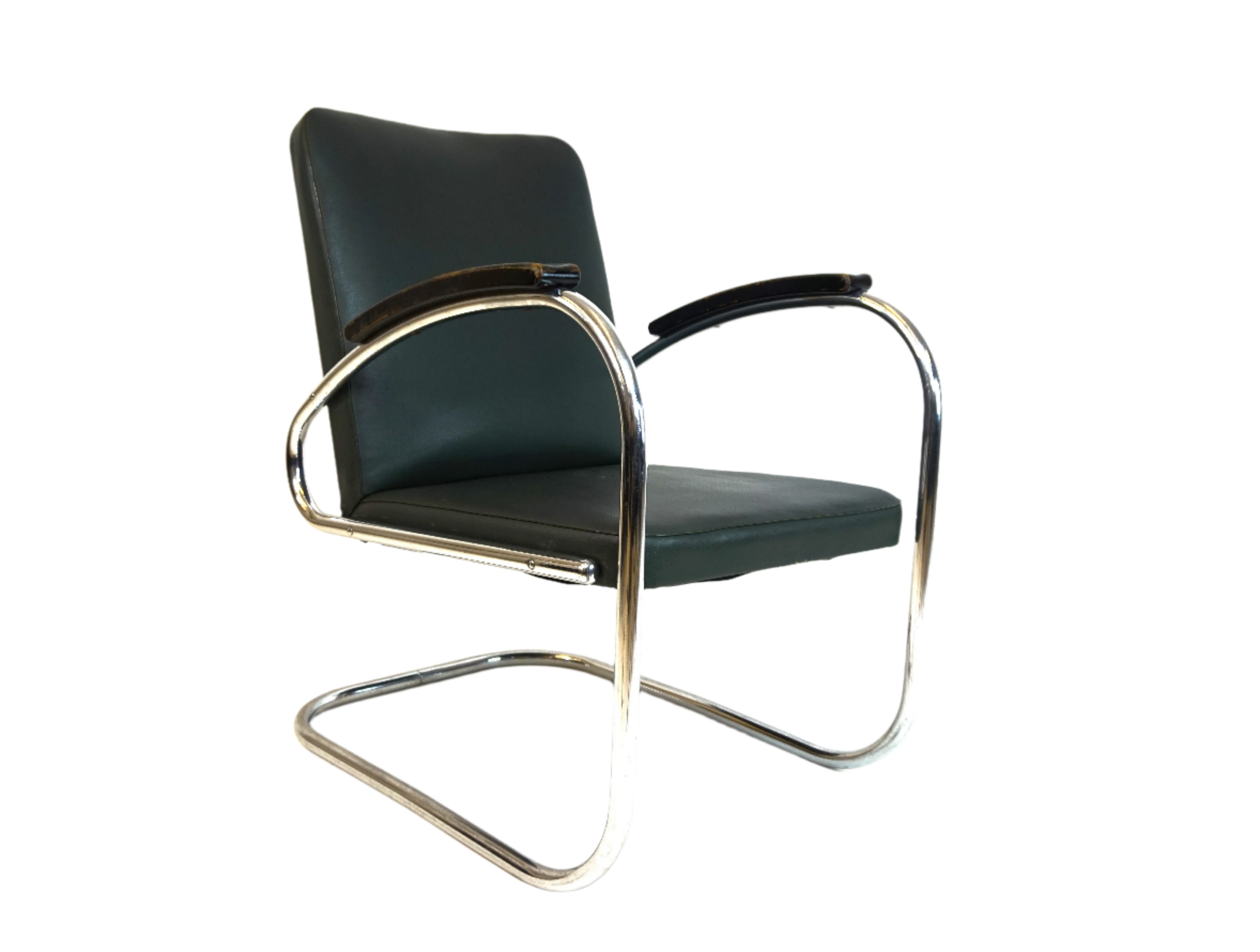 Mauser_RS_7_Bauhaus_tubular_steel_chair