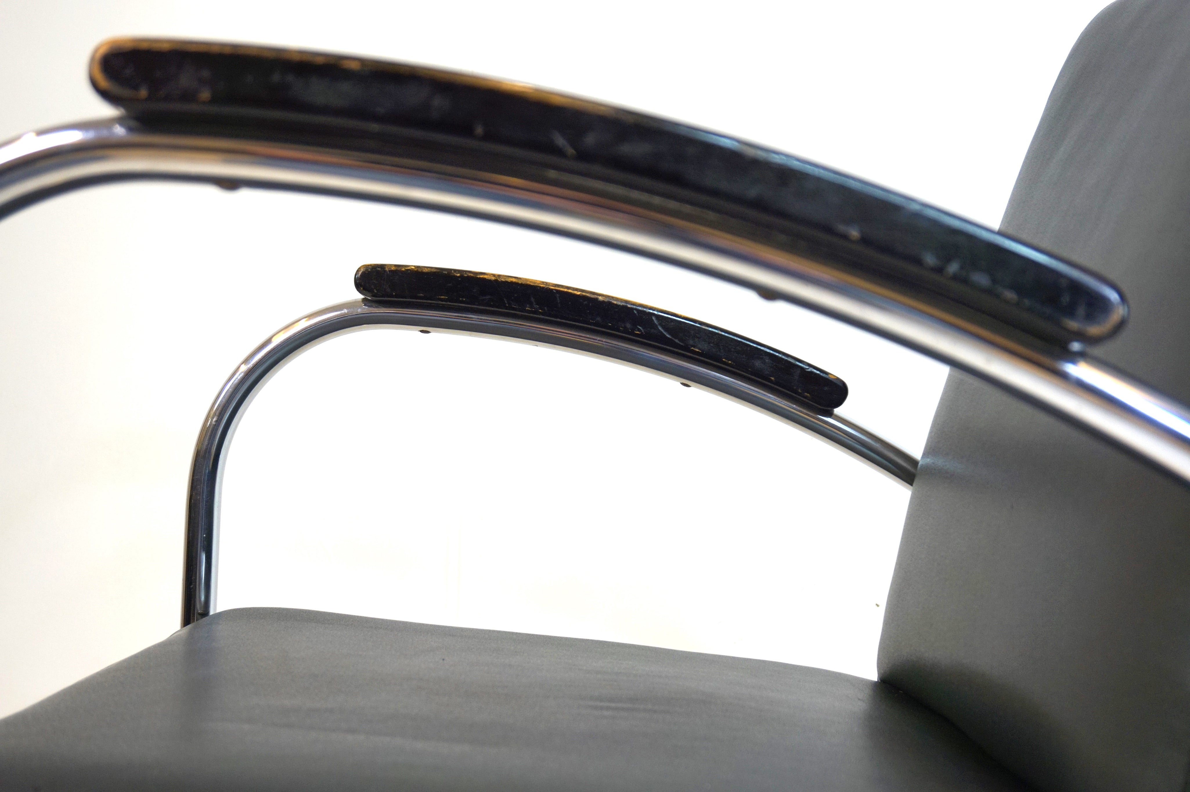 Mauser_RS_7_Bauhaus_tubular_steel_chair