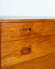 Mid_Century_Commode_made_of_Teak,_UK