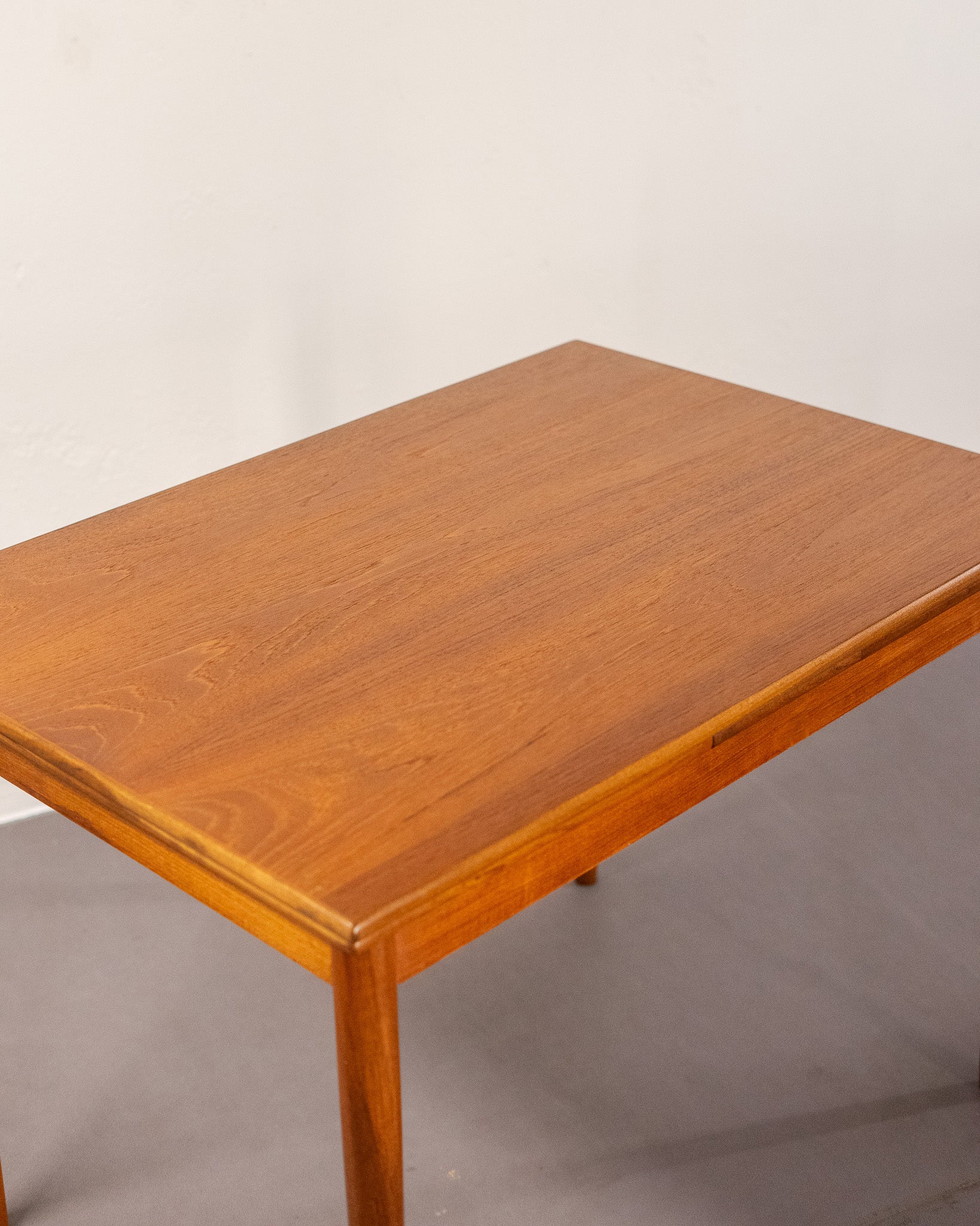 Mid_Century_Danish_Extending_Dining_Table_made_of_Teak,_circa_1960
