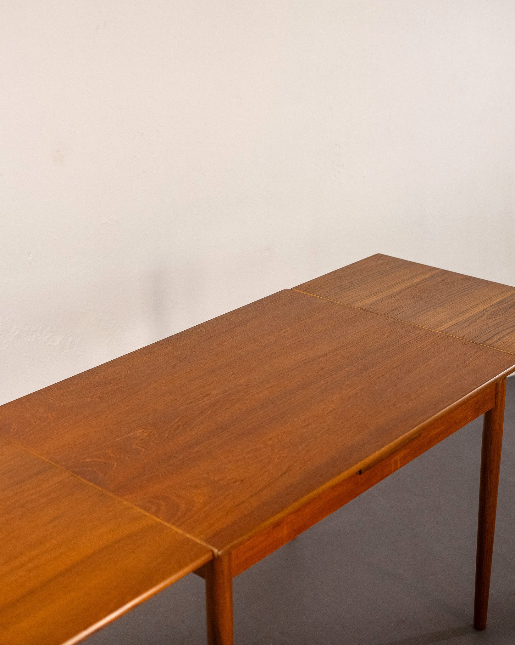 Mid_Century_Danish_Extending_Dining_Table_made_of_Teak,_circa_1960