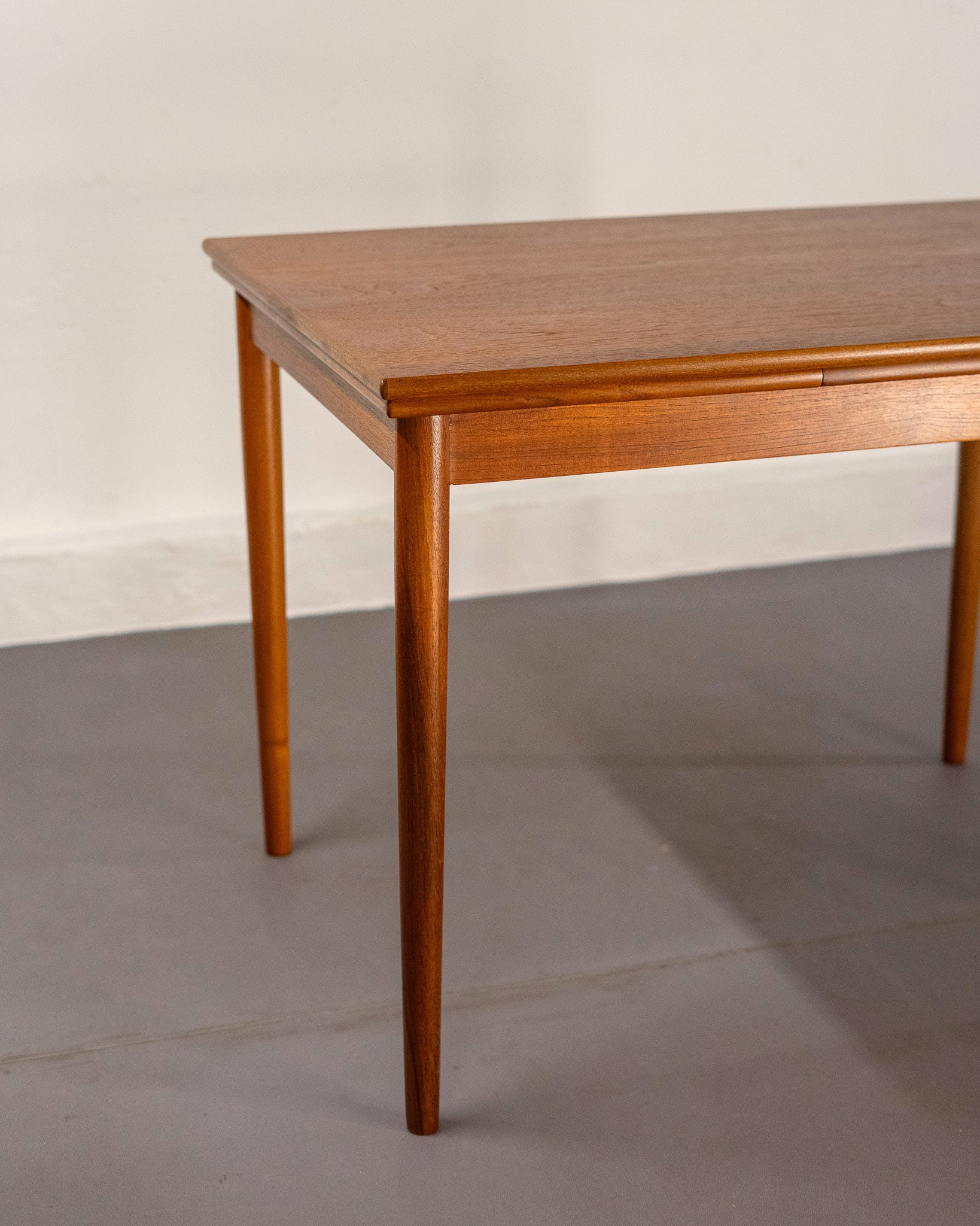Mid_Century_Danish_Extending_Dining_Table_made_of_Teak,_circa_1960