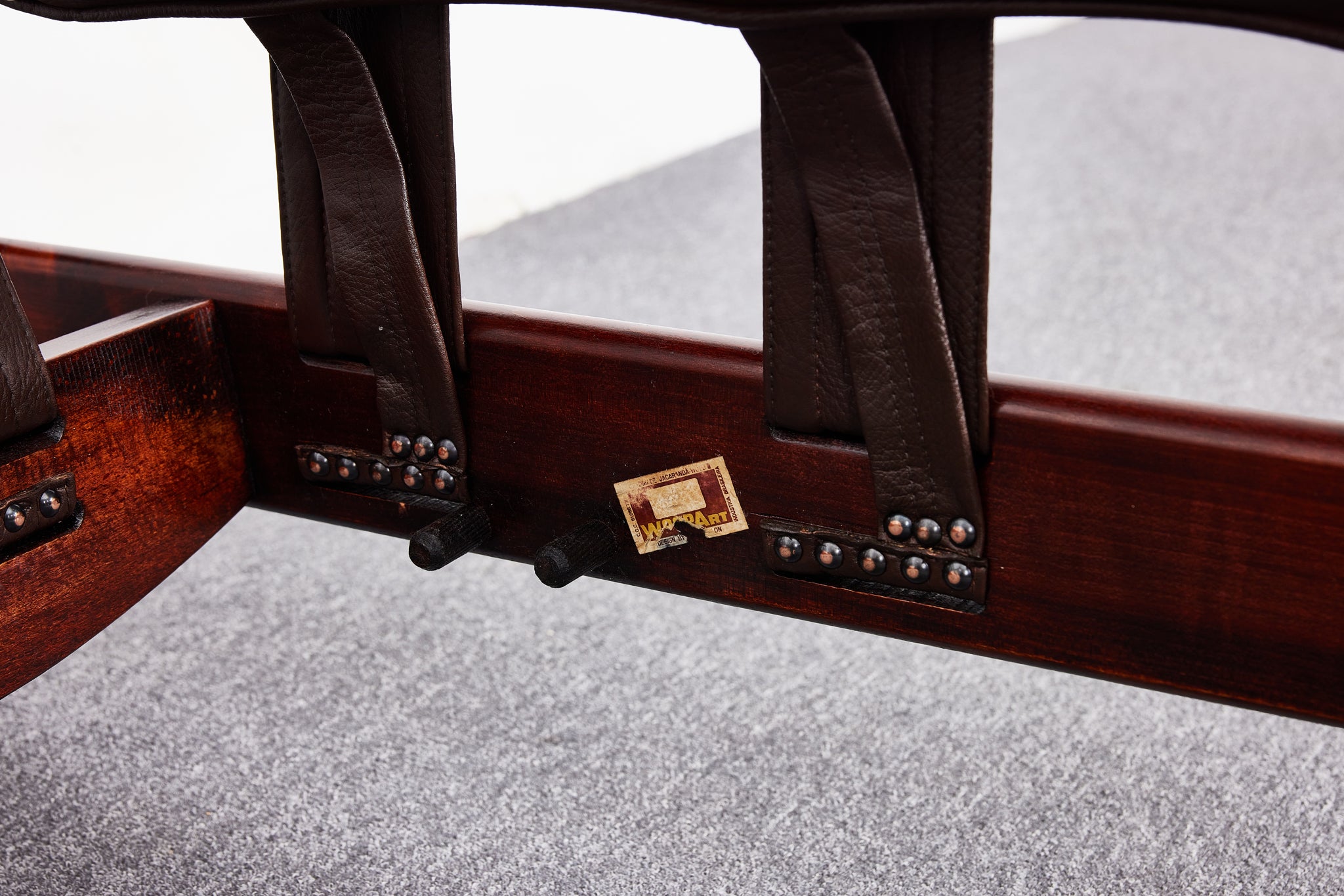 Mid_Century_Rosewood_Calf_Leather_Sofa_model