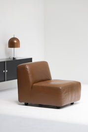 Modular_leather_sofa,_manufactured_by_Durlet,_Belgium,_1970s.