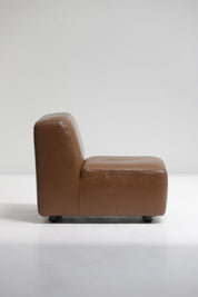 Modular_leather_sofa,_manufactured_by_Durlet,_Belgium,_1970s.