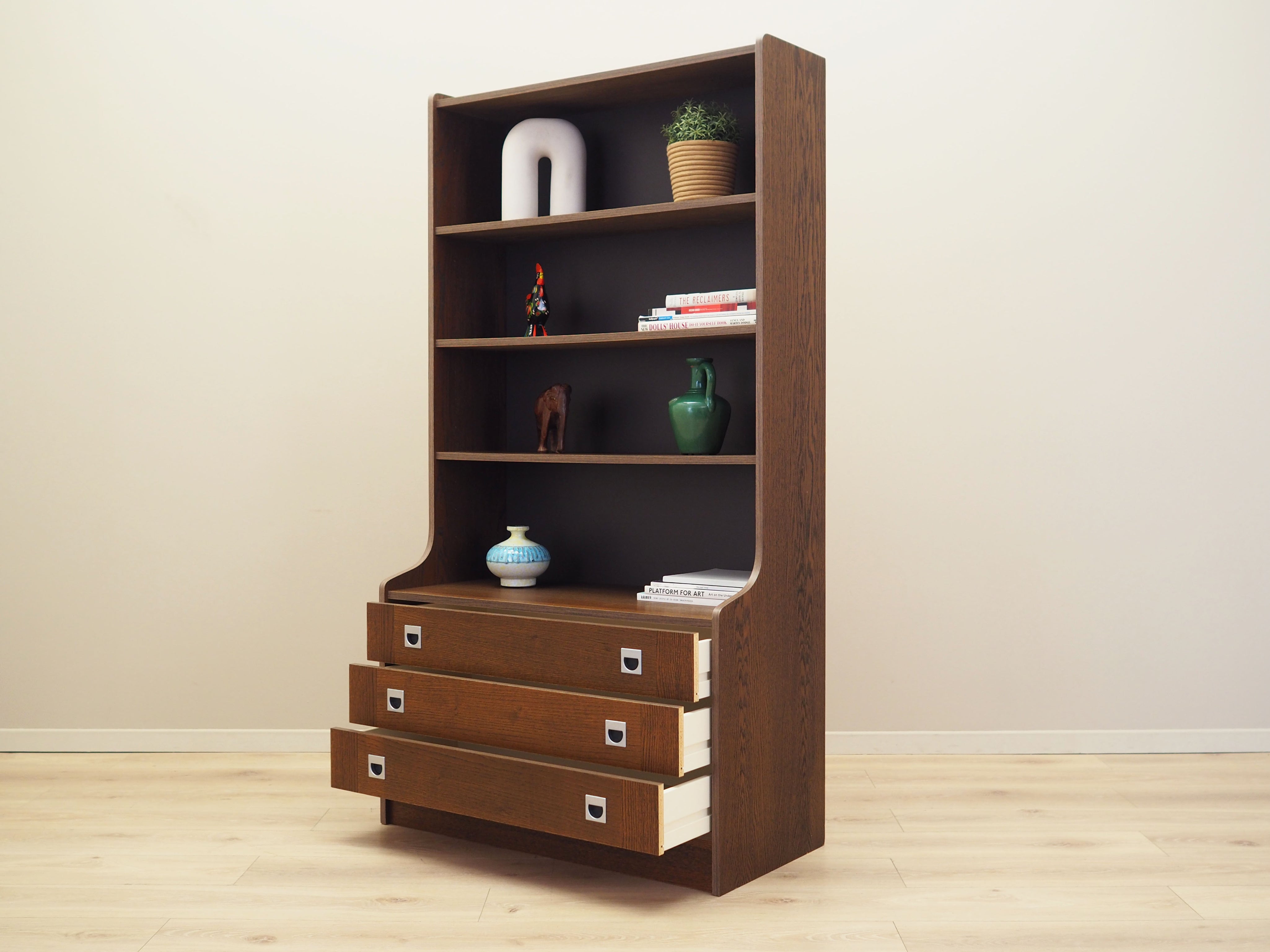 Oak_bookcase_Danish_design_from_1970s_production_Denmark