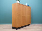 Oak_cabinet_Danish_design_1960s_production_Denmark