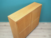 Oak_cabinet_Danish_design_1960s_production_Denmark