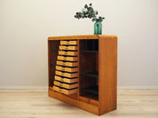 Oak_cabinet_in_Danish_design_1960s_production_Denmark