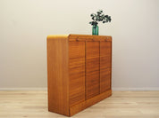 Oak_cabinet_in_Danish_design_1960s_production_Denmark