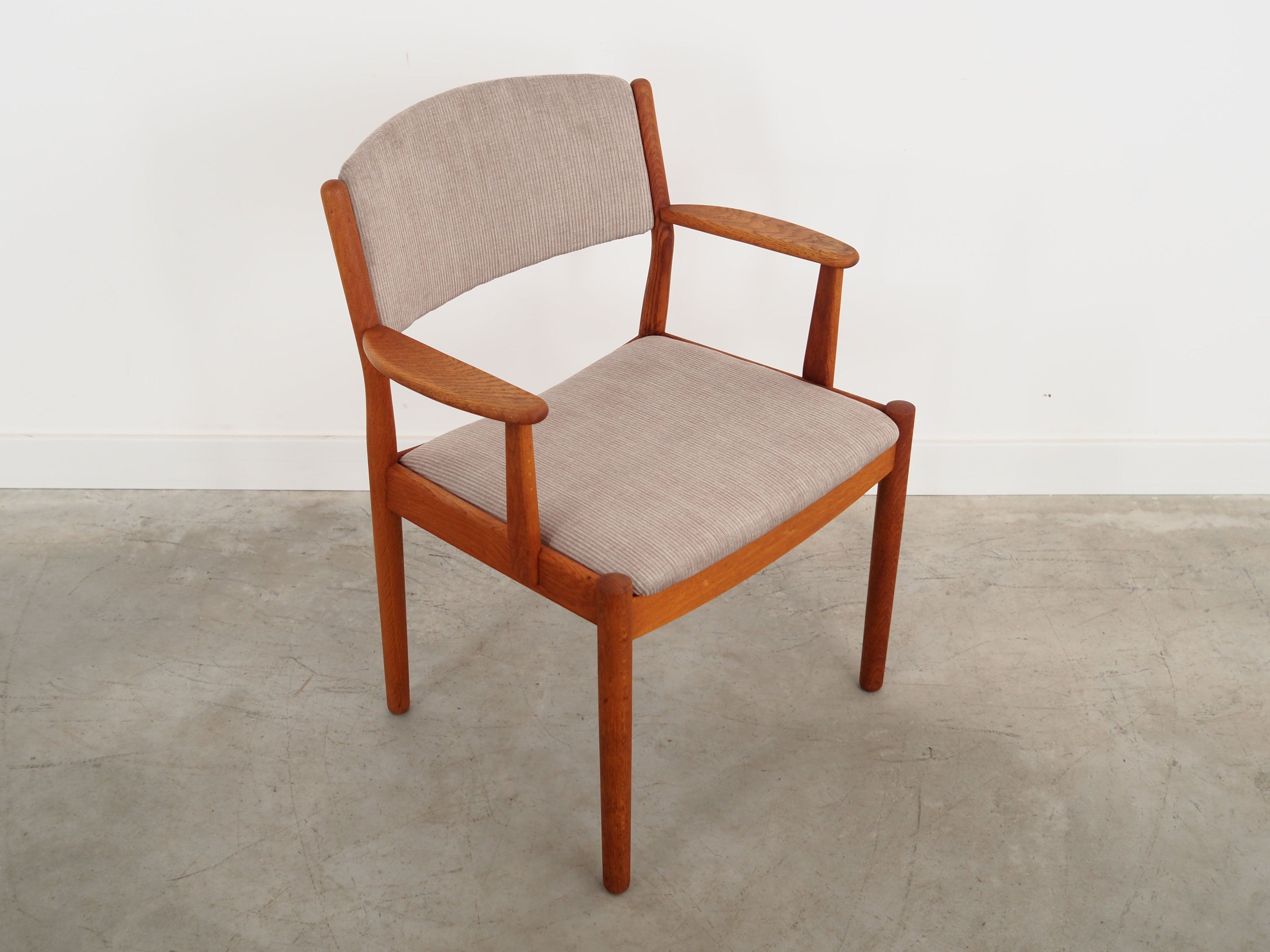 Oak_chair_Danish_design_1960s_designer_Poul_M_Volther_manufacturing_FDB