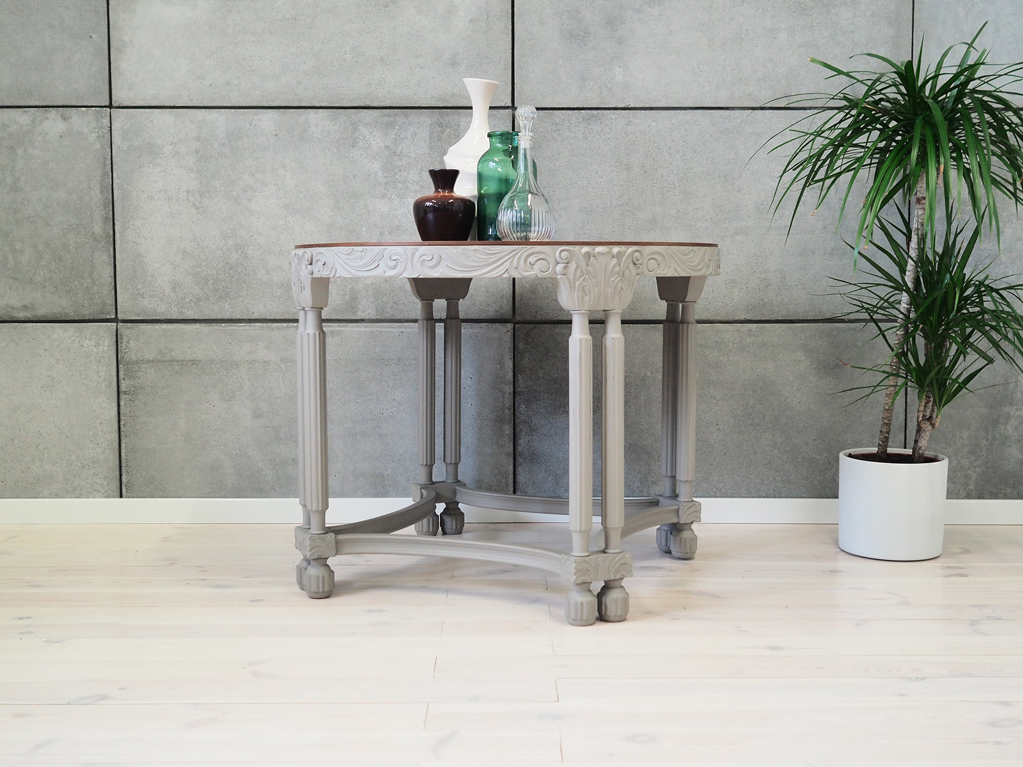 Oak_coffee_table_Danish_design_1940s_production_Denmark