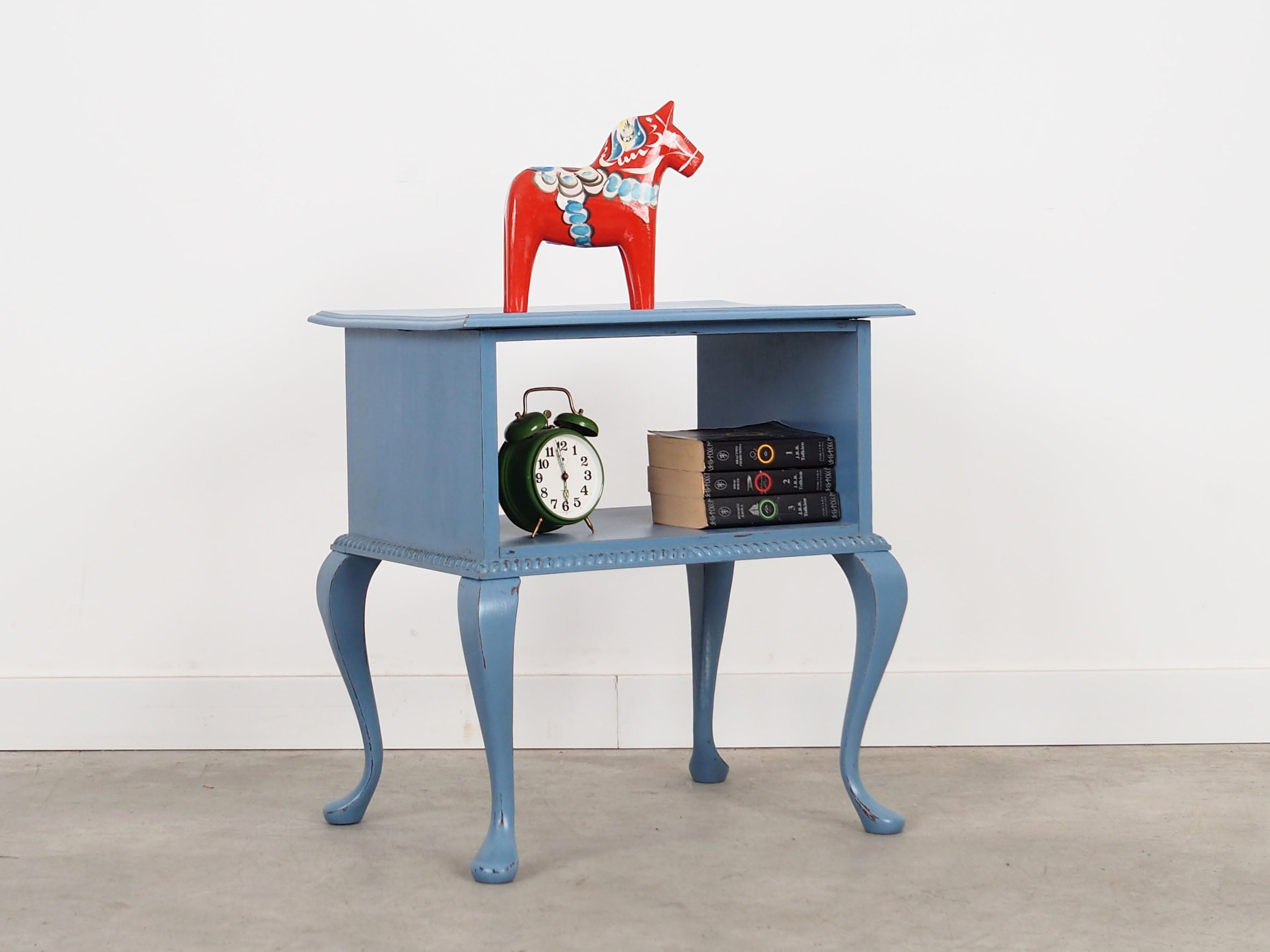 Oak_coffee_table_Danish_design_1960s_production_Denmark