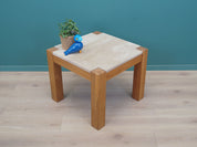 Oak_coffee_table_Danish_design_1970s_production_Denmark