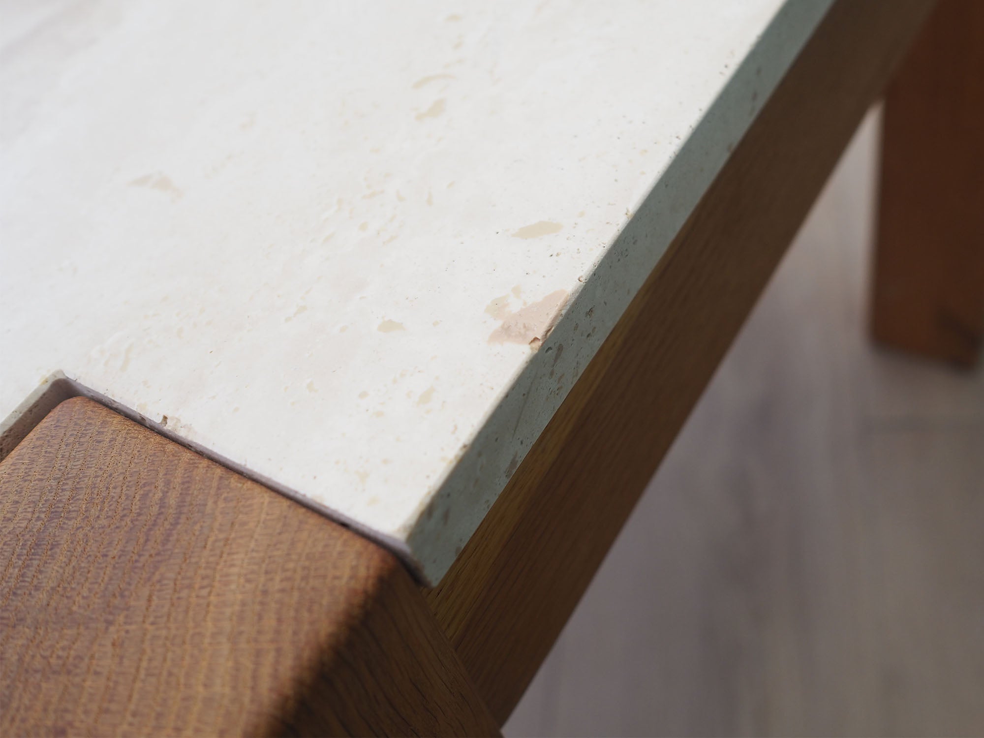 Oak_coffee_table_Danish_design_1970s_production_Denmark