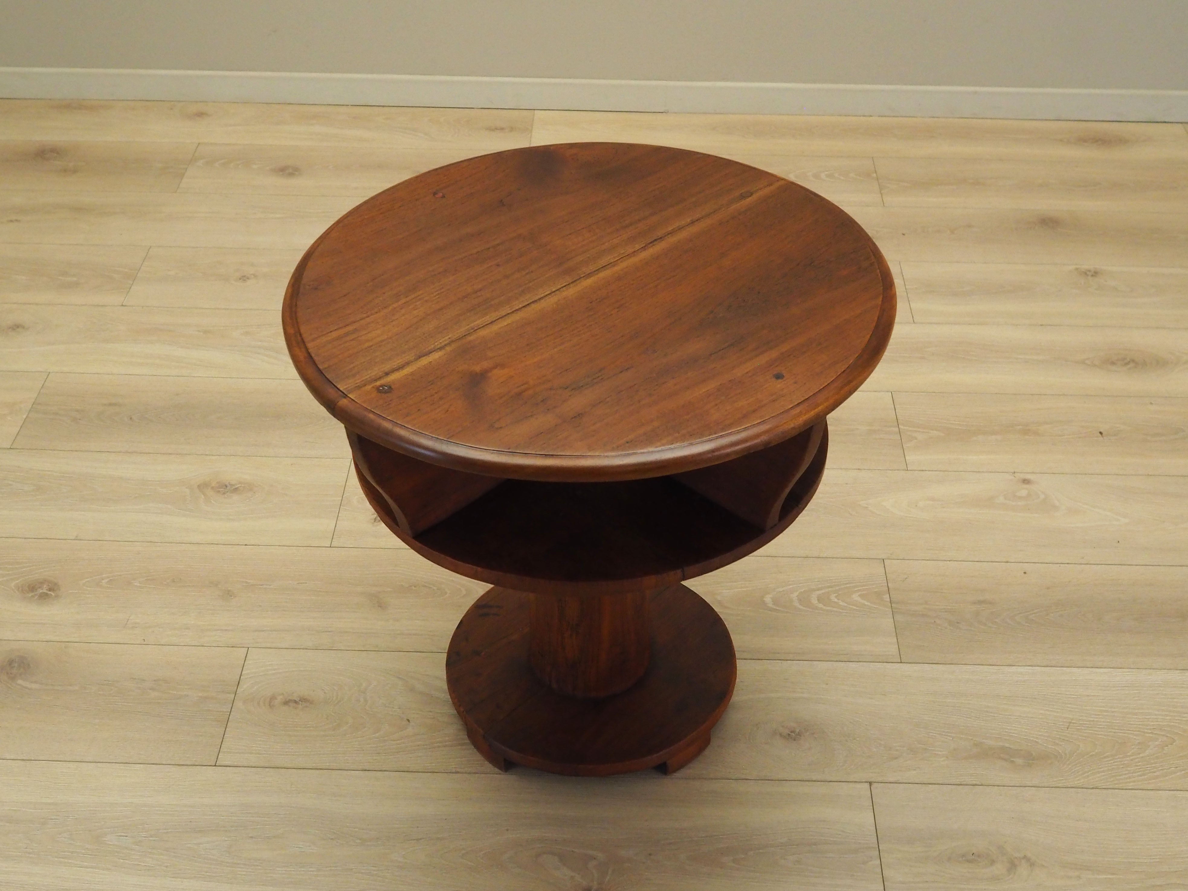 Oak_coffee_table_Italian_design_1960s_production_Italy