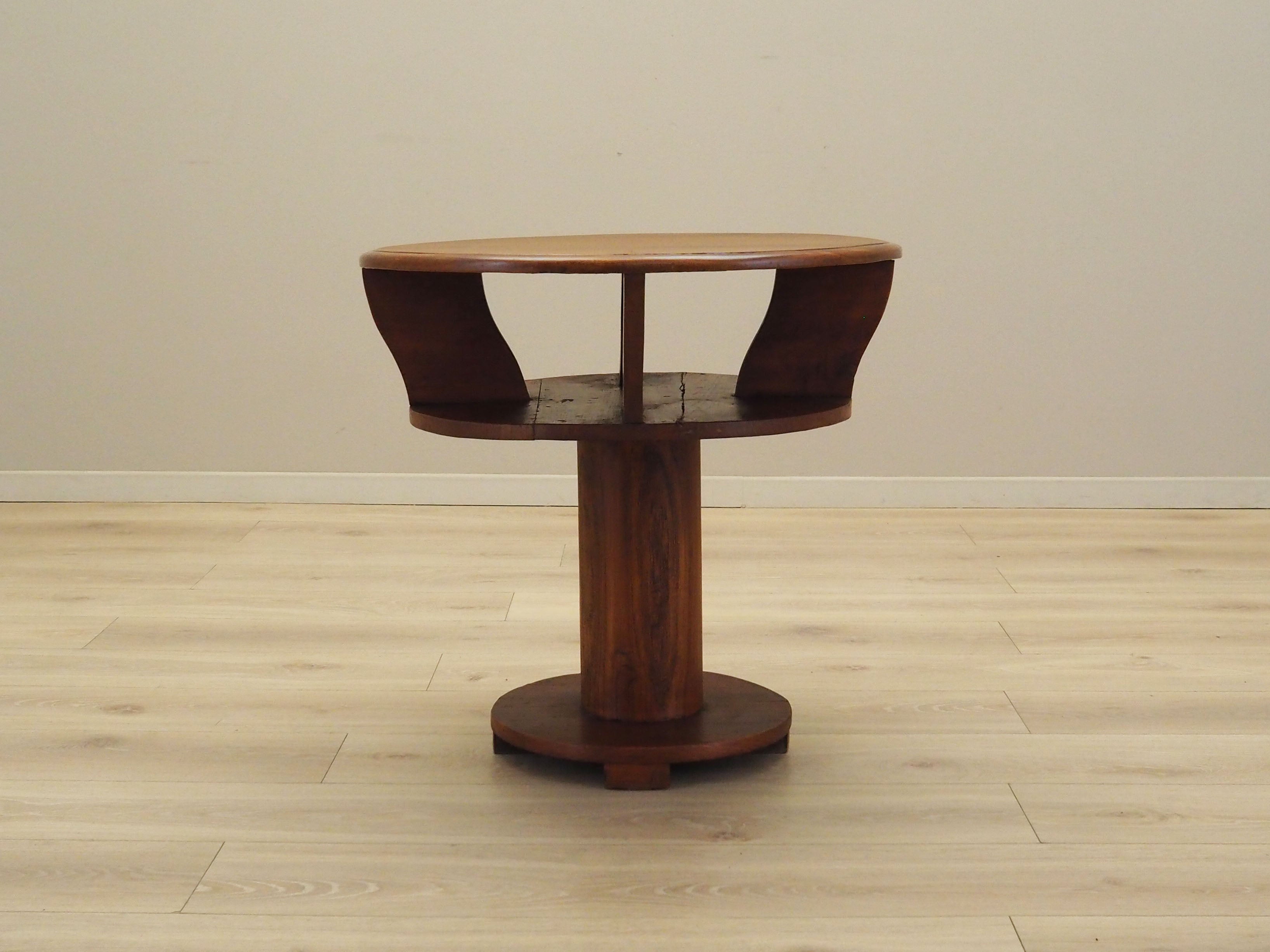 Oak_coffee_table_Italian_design_1960s_production_Italy