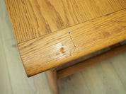 Oak_coffee_table_in_Danish_design_1960s_production_Denmark