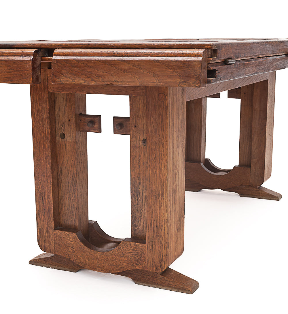 Oak_lift-and-lower_dining_table_by_Guillerme_et_Chambron.