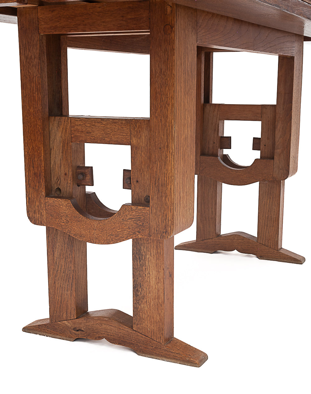 Oak_lift-and-lower_dining_table_by_Guillerme_et_Chambron.
