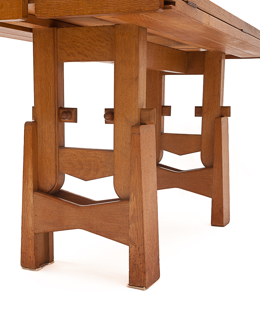 Oak_lift-and-lower_dining_table_by_Guillerme_et_Chambron
