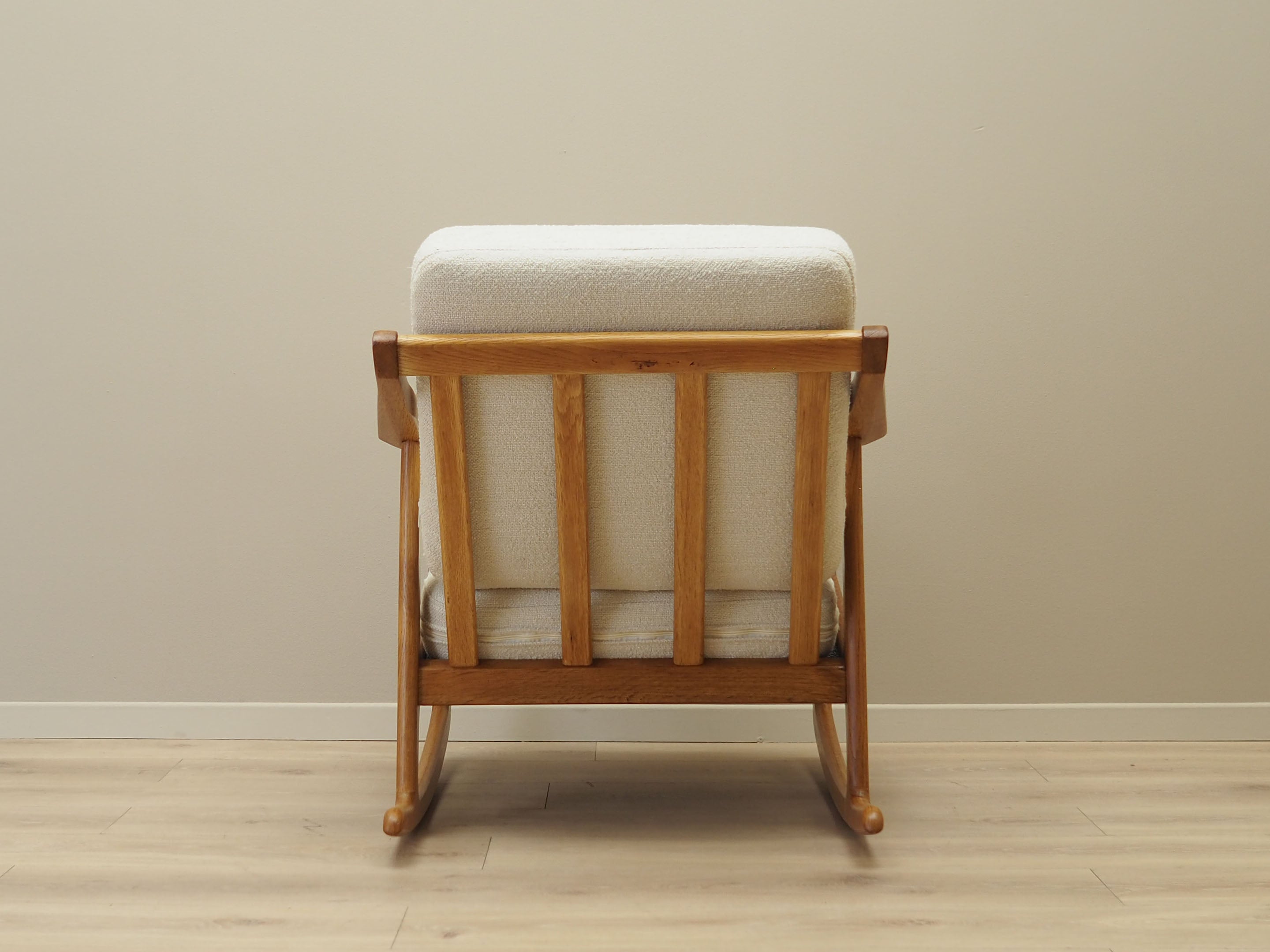 Oak_rocking_chair_Danish_design_1960s_designer_H._Brockmann_Petersen_production_Randers_M_belfabrik