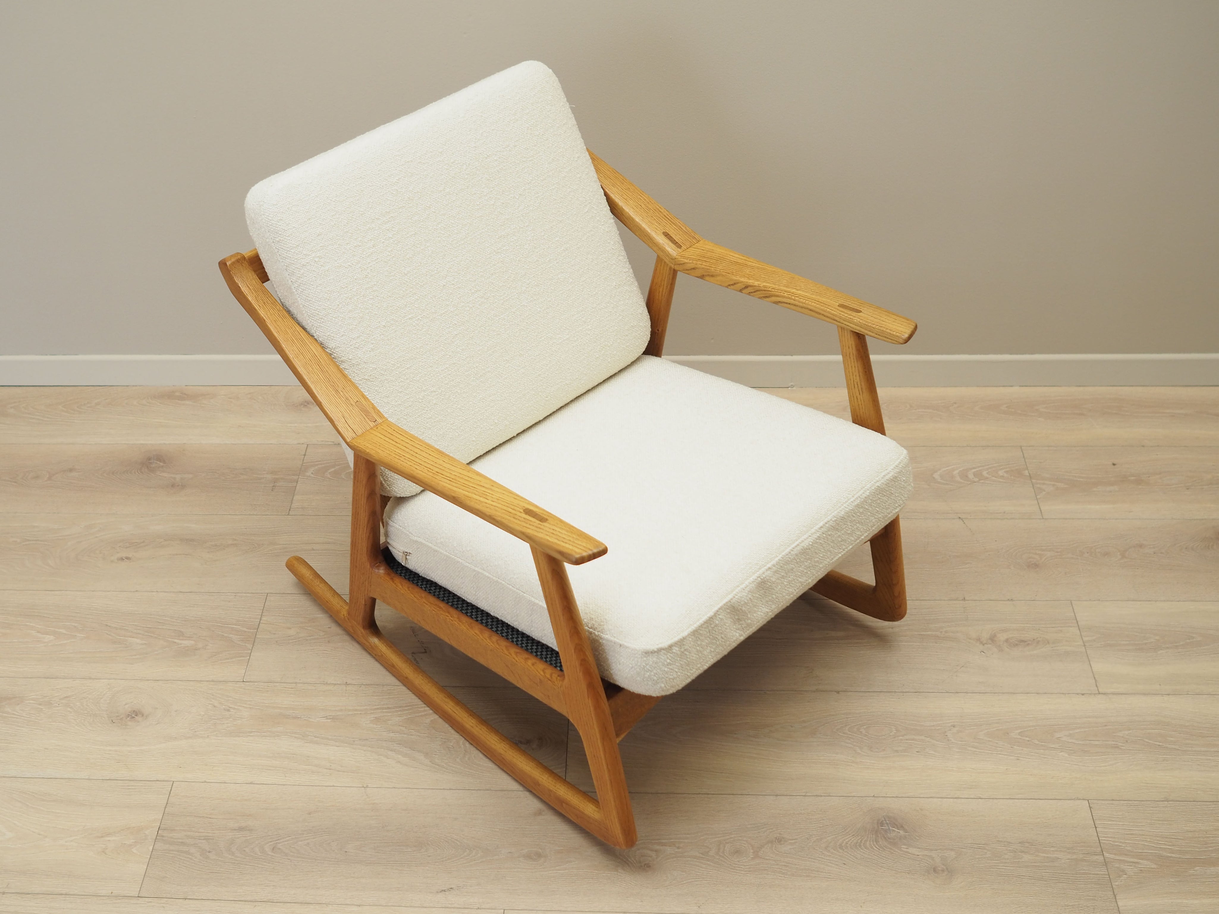 Oak_rocking_chair_Danish_design_1960s_designer_H._Brockmann_Petersen_production_Randers_M_belfabrik