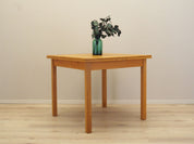 Oak_table_Danish_design_1960s_production_Denmark